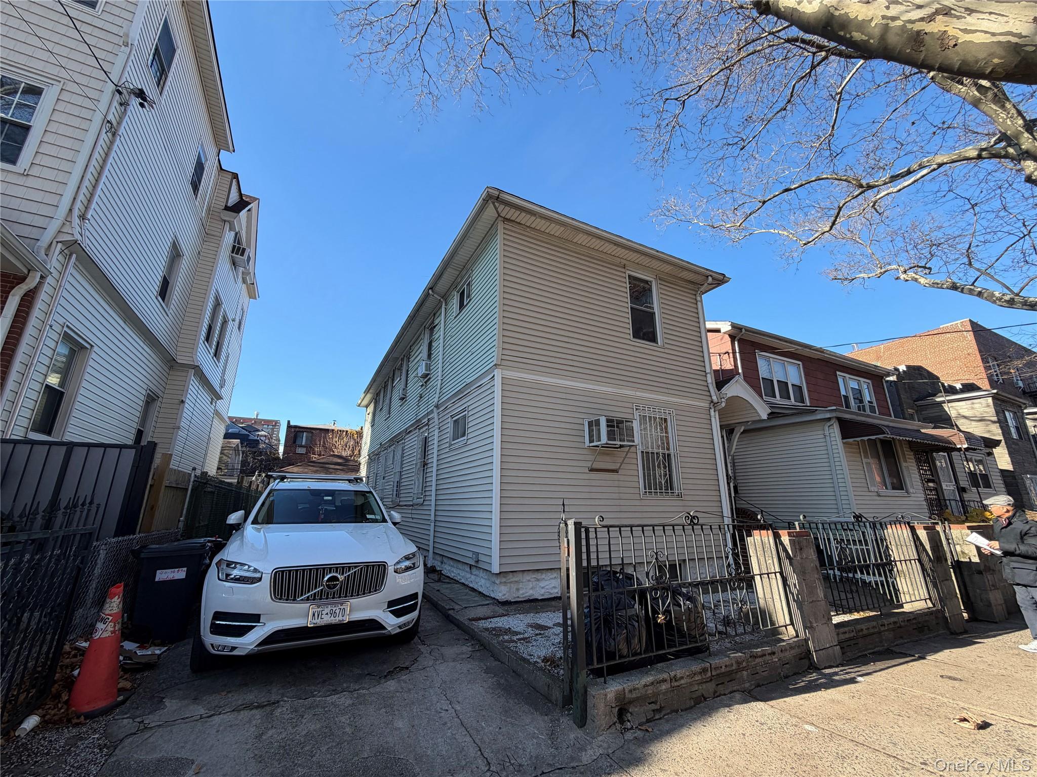 Single Family 69  Queens, NY 11377, MLS-940157-3