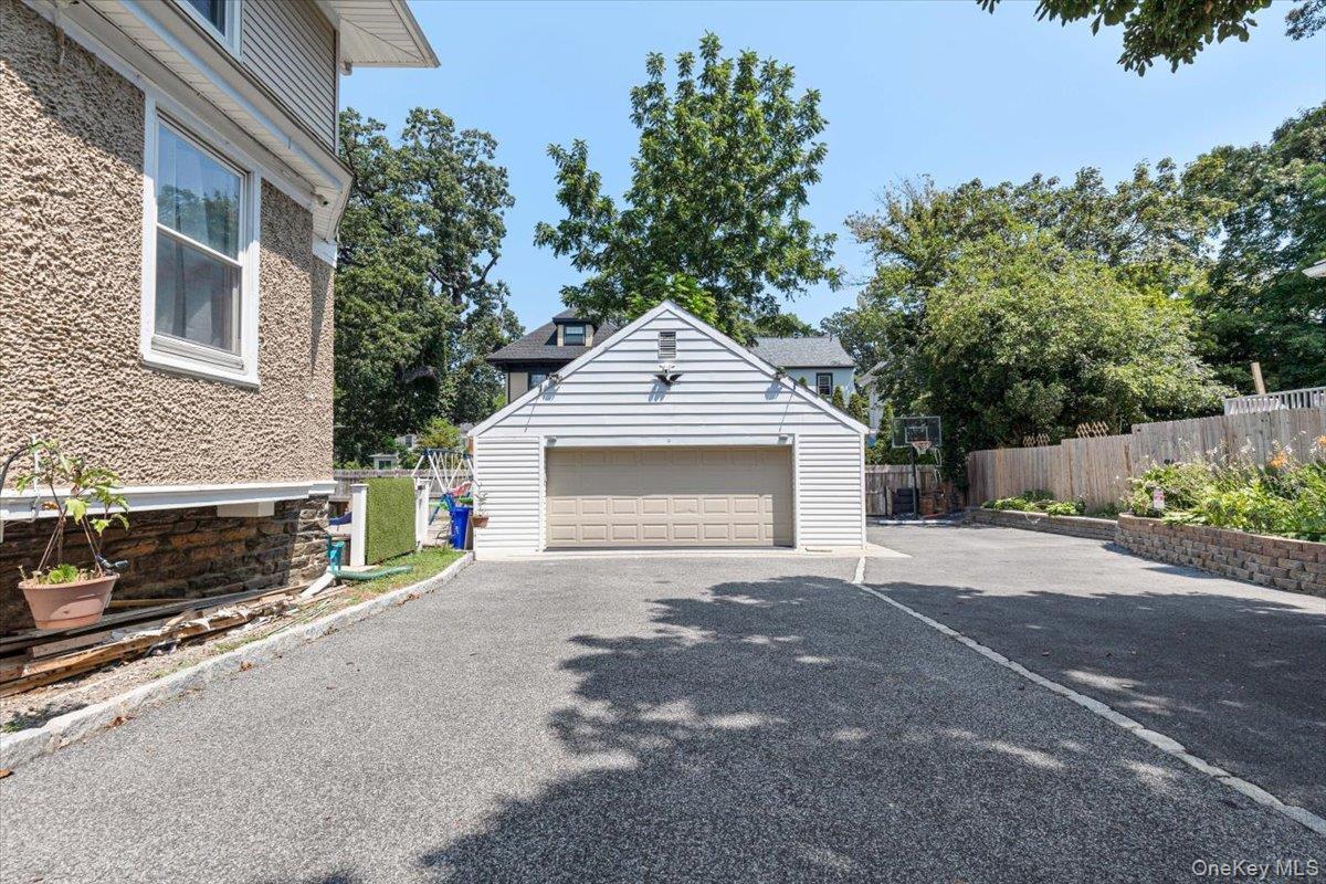 Single Family Seneca Westchester County, NY 10553, MLS-940167-33