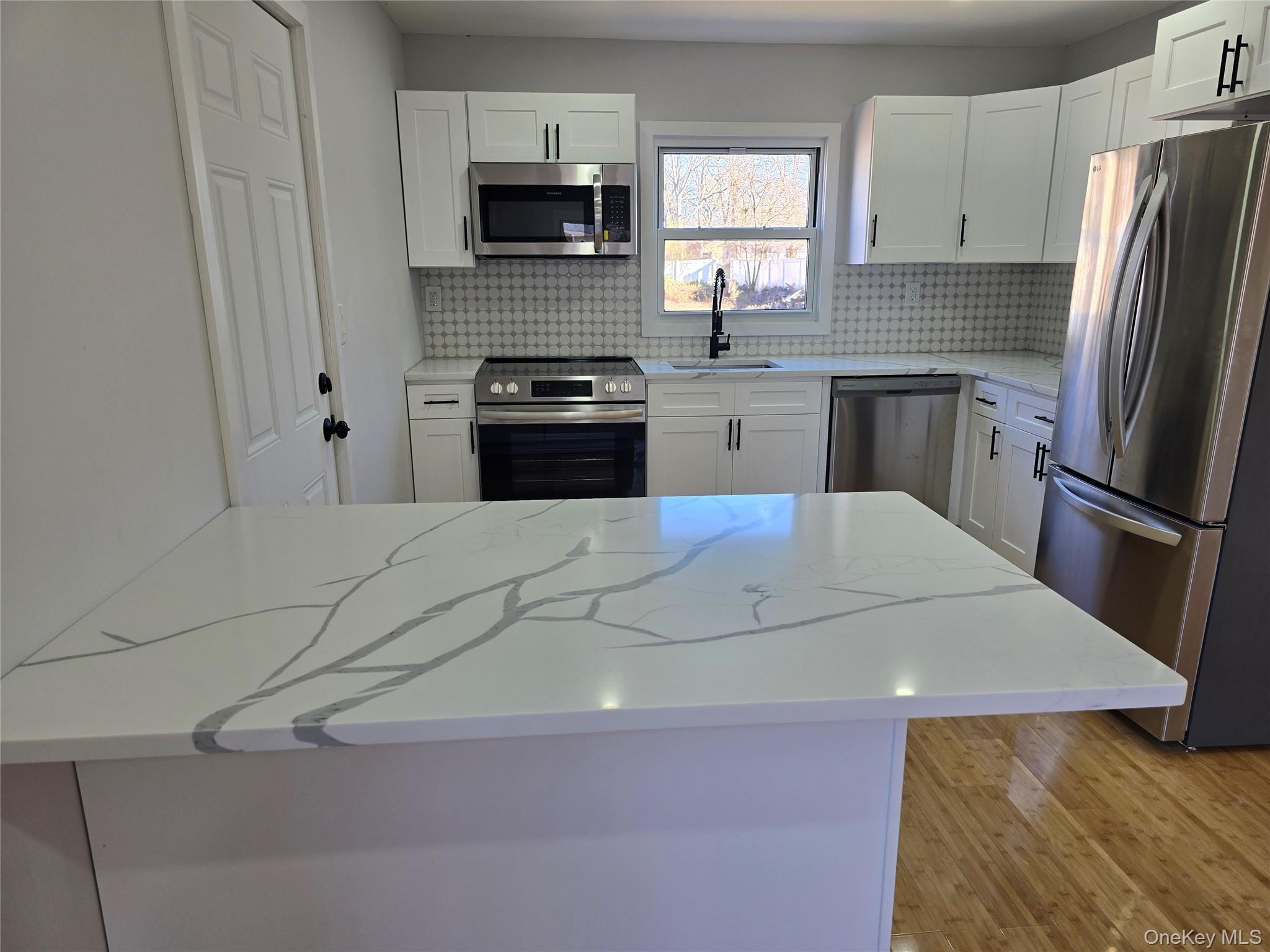 Single Family Cypress Suffolk County, NY 11951, MLS-940173-3