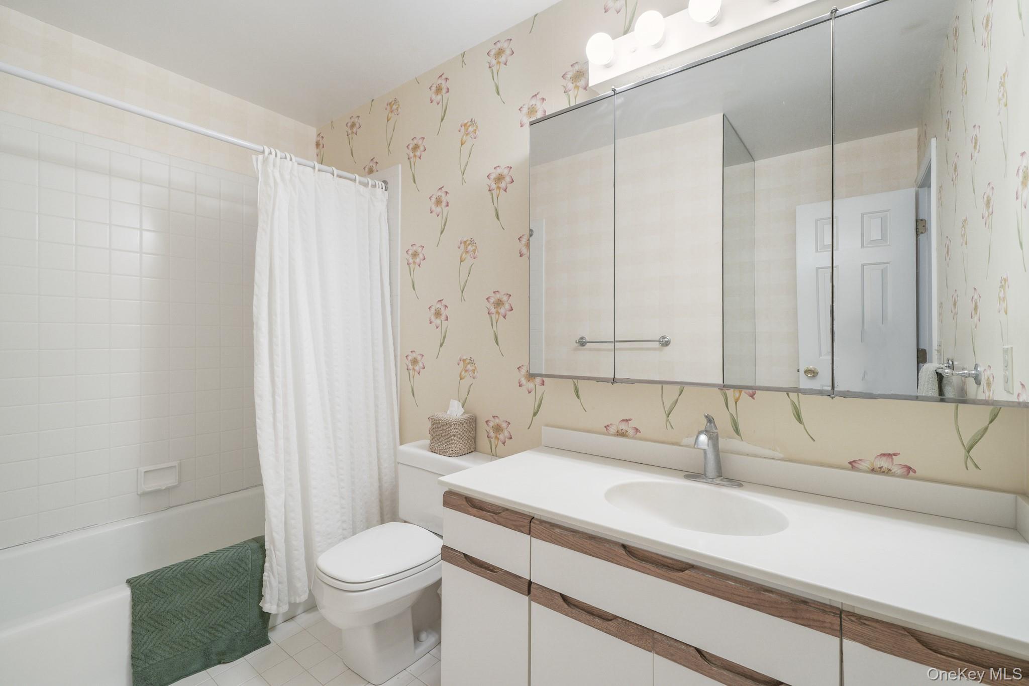 Condo Jay  Westchester County, NY 10518, MLS-940187-17