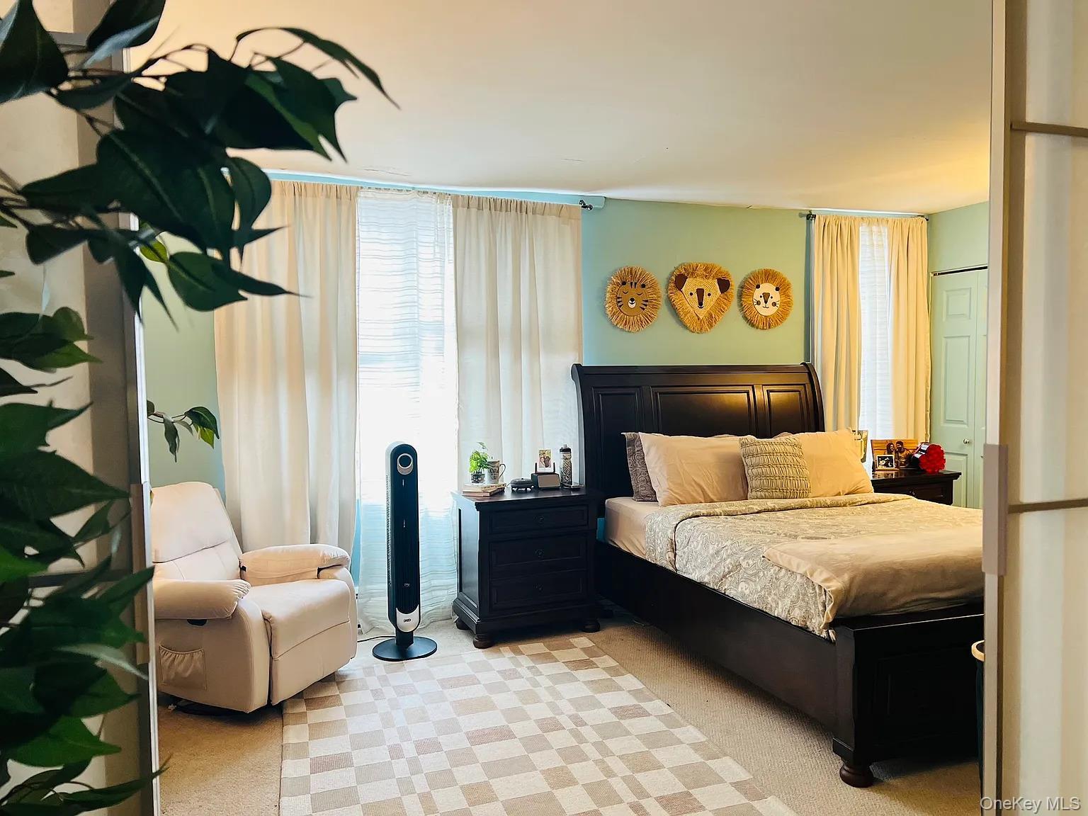 Apartment Little Neck Parkway  Queens, NY 11362, MLS-940201-18