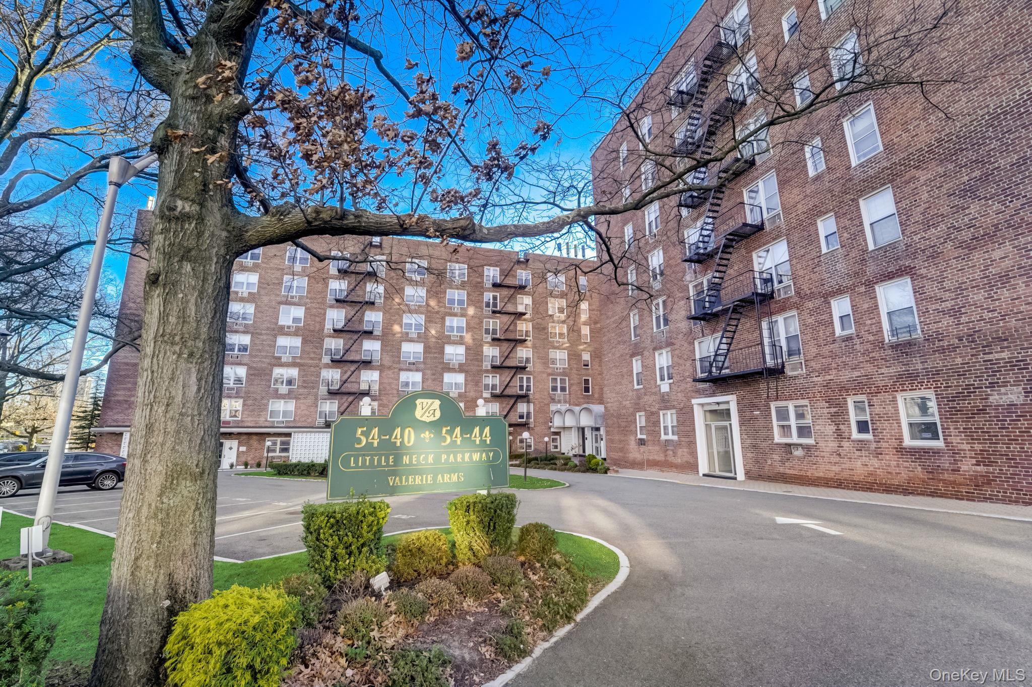 Apartment Little Neck Parkway  Queens, NY 11362, MLS-940201-3