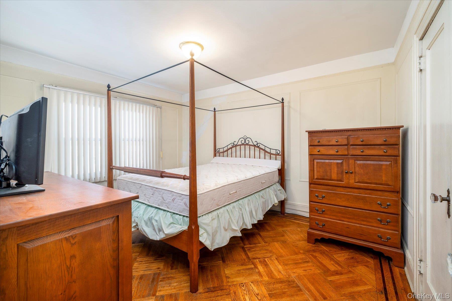 Single Family 66th Queens, NY 11378, MLS-940207-10