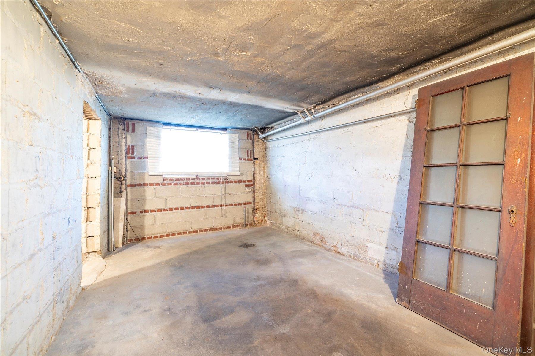 Single Family 66th Queens, NY 11378, MLS-940207-18