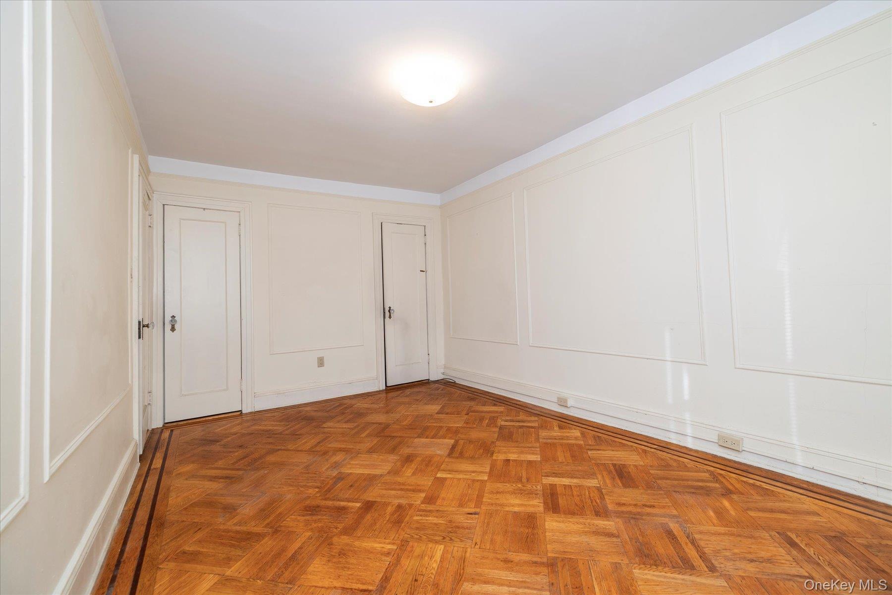 Single Family 66th Queens, NY 11378, MLS-940207-9