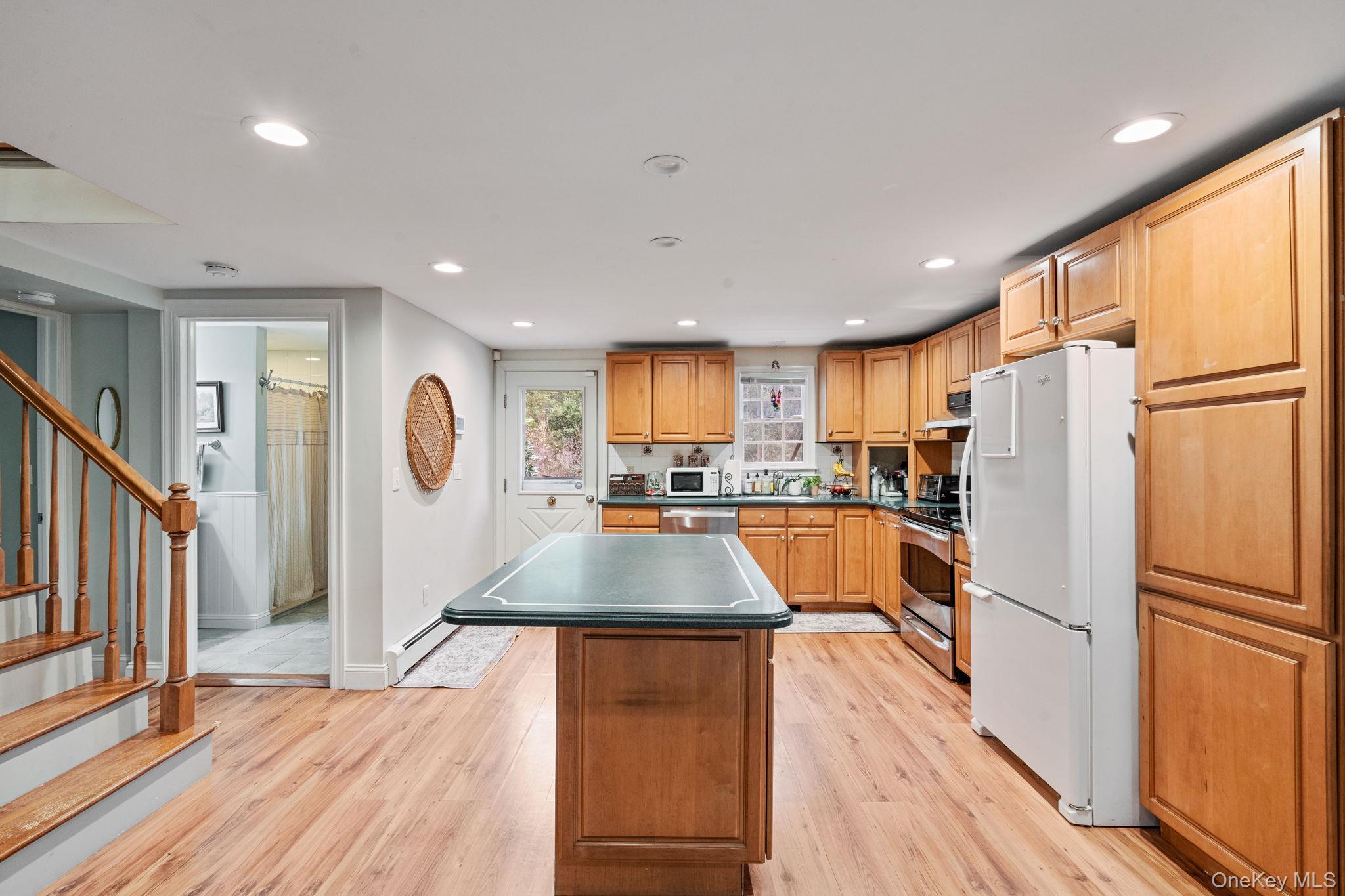 Single Family North Country Suffolk County, NY 11764, MLS-940224-11