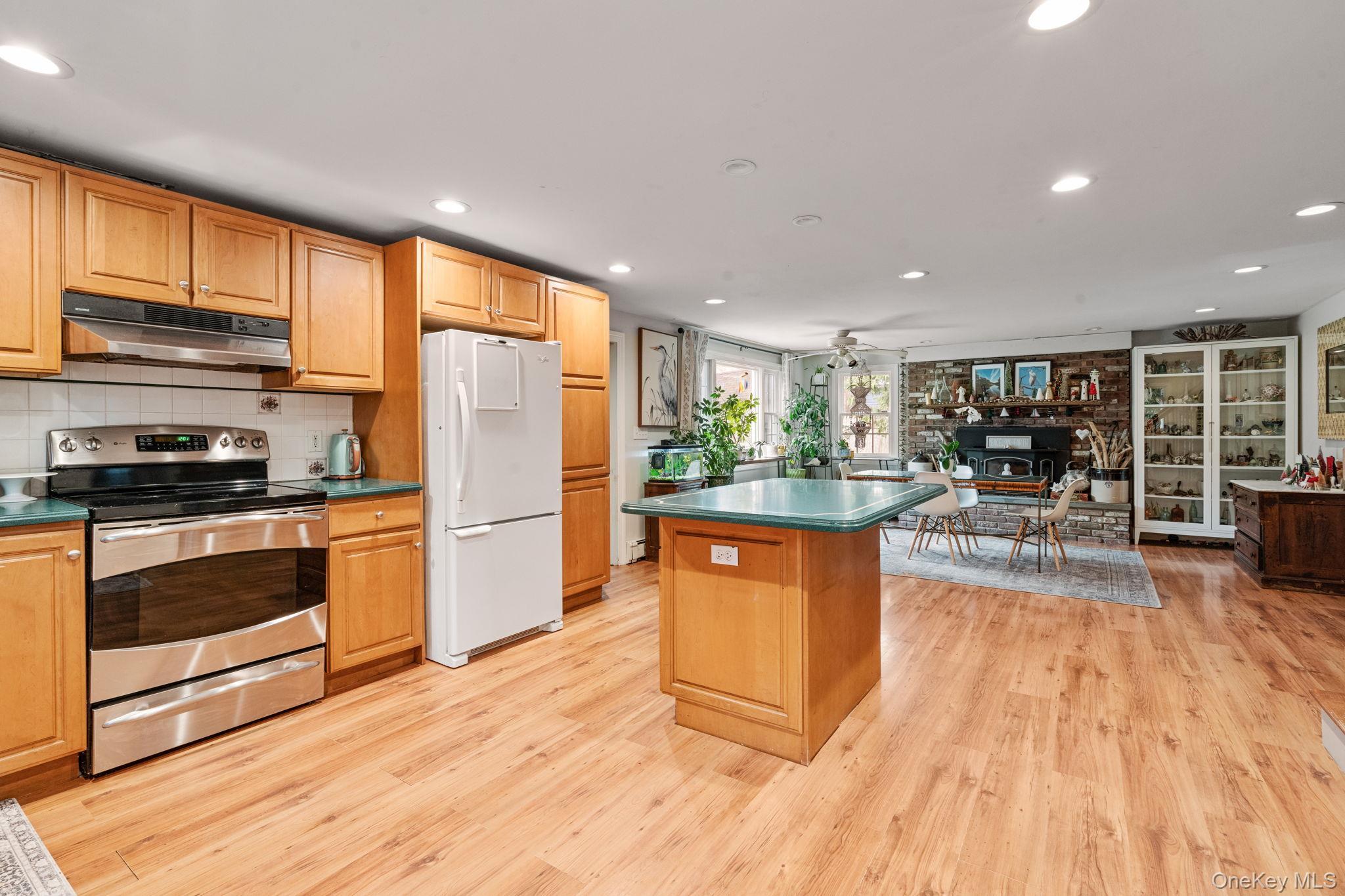 Single Family North Country Suffolk County, NY 11764, MLS-940224-6