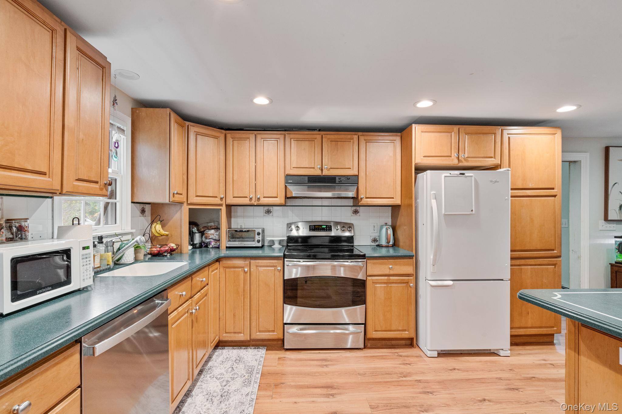 Single Family North Country Suffolk County, NY 11764, MLS-940224-8