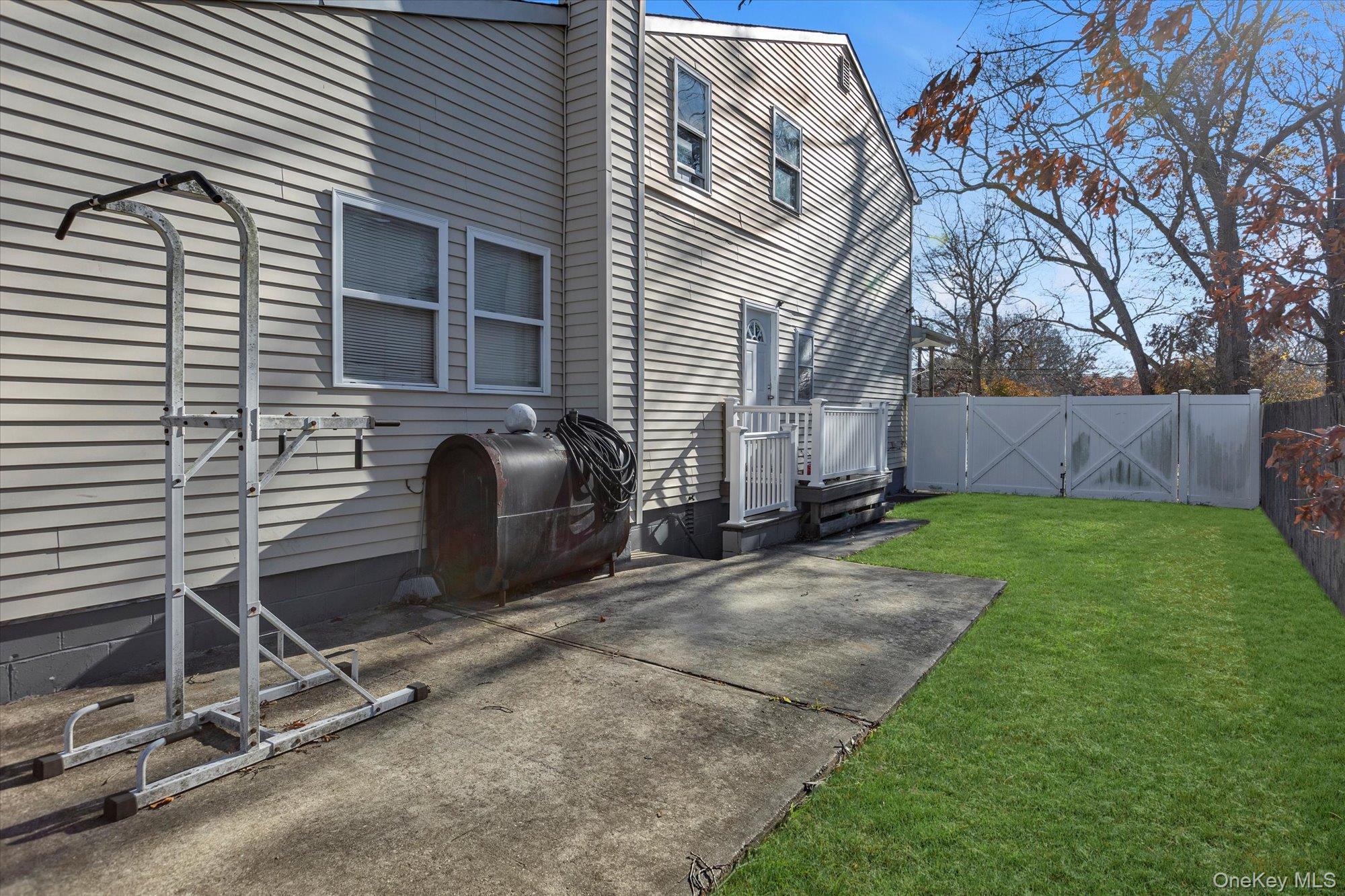 Single Family Laurelton  Suffolk County, NY 11784, MLS-940225-5