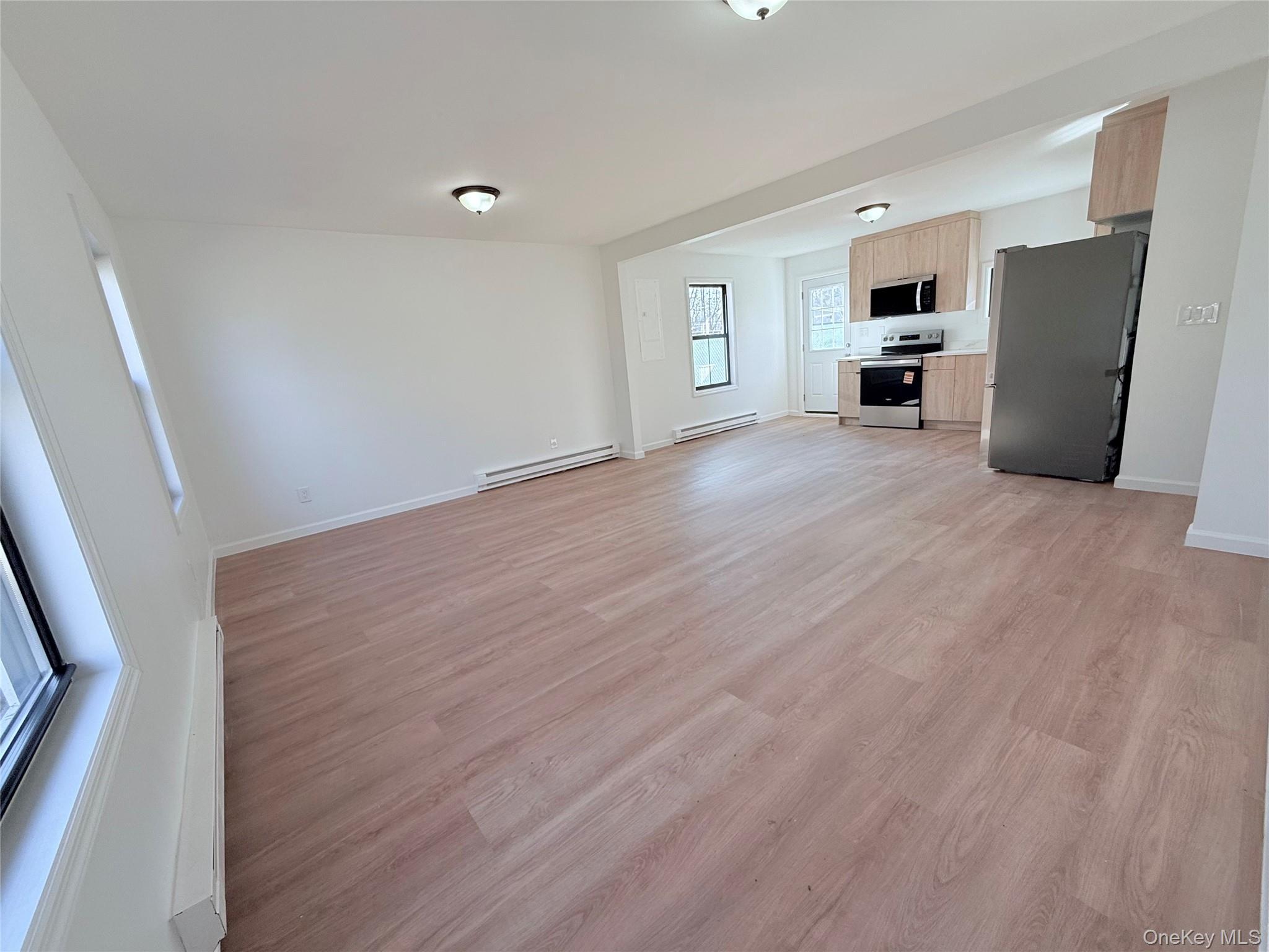 Single Family Oak  Suffolk County, NY 11967, MLS-940232-2