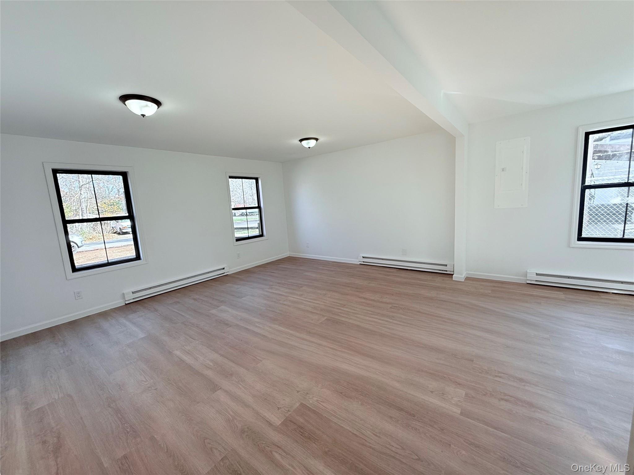 Single Family Oak  Suffolk County, NY 11967, MLS-940232-3