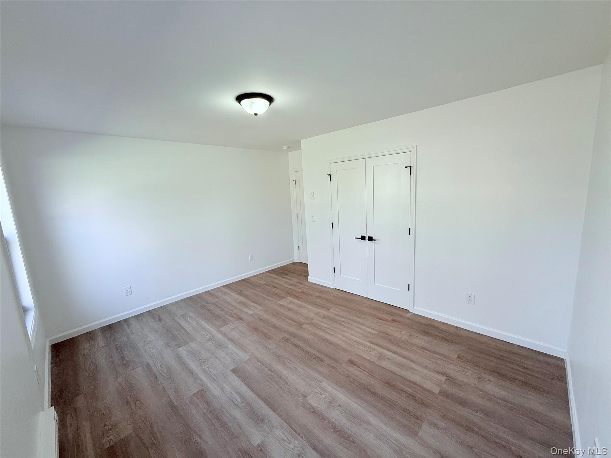 Single Family Oak  Suffolk County, NY 11967, MLS-940232-7