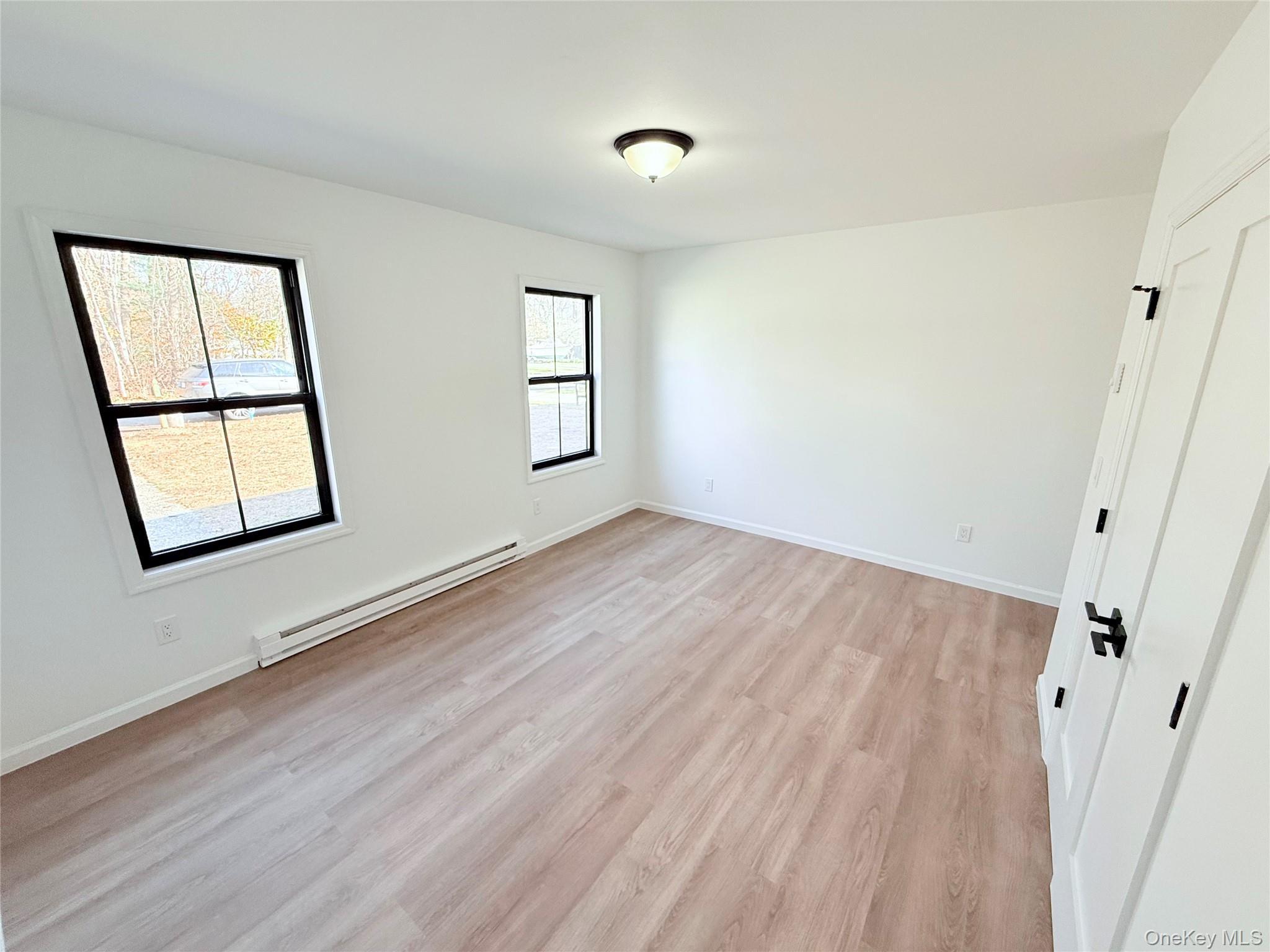 Single Family Oak  Suffolk County, NY 11967, MLS-940232-8