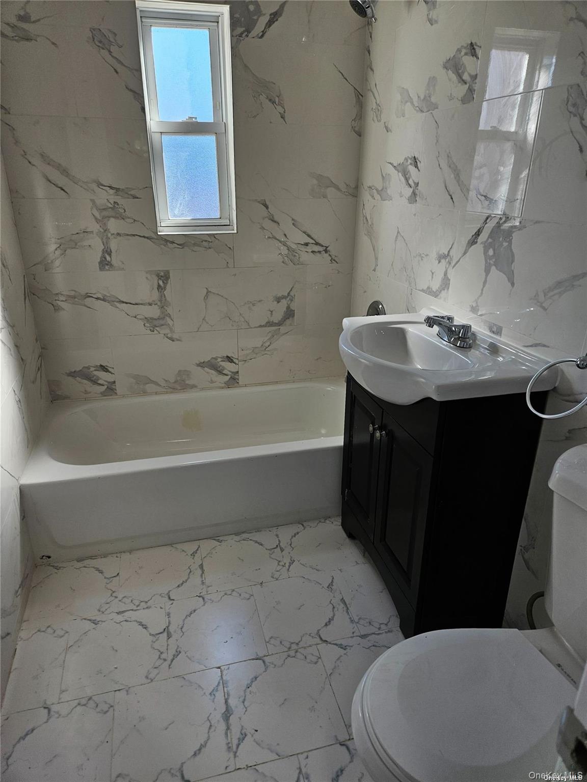 Single Family Hunt Bronx, NY 10462, MLS-940233-12