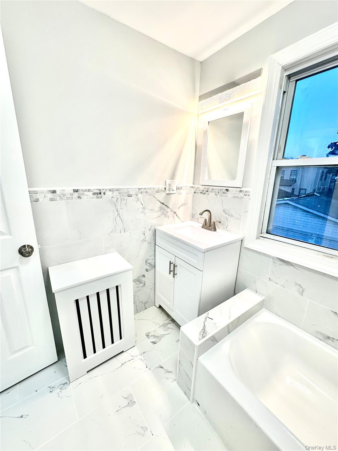 Single Family 231st  Queens, NY 11413, MLS-940255-22