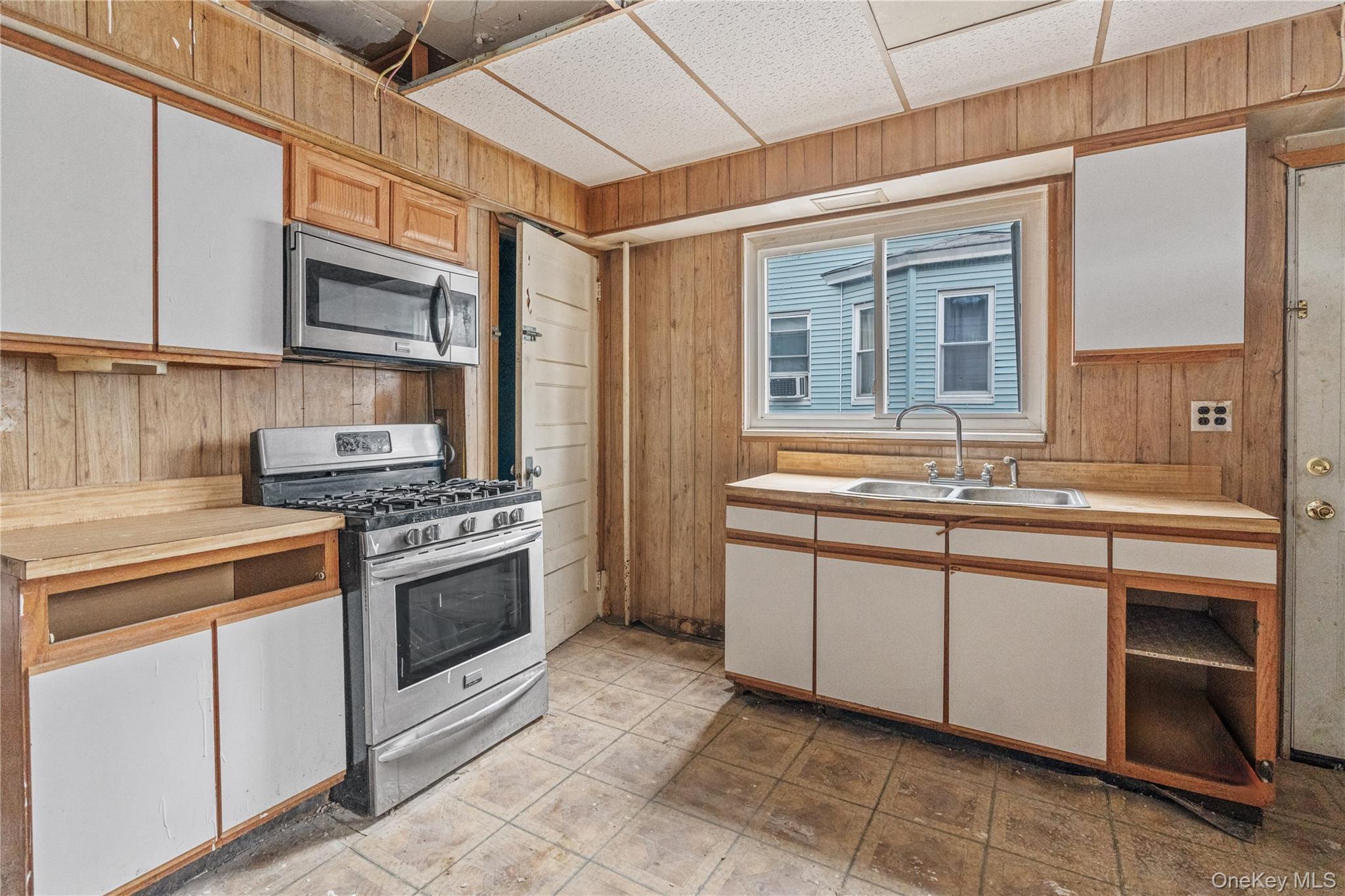 Single Family Vernon Westchester County, NY 10553, MLS-940273-11