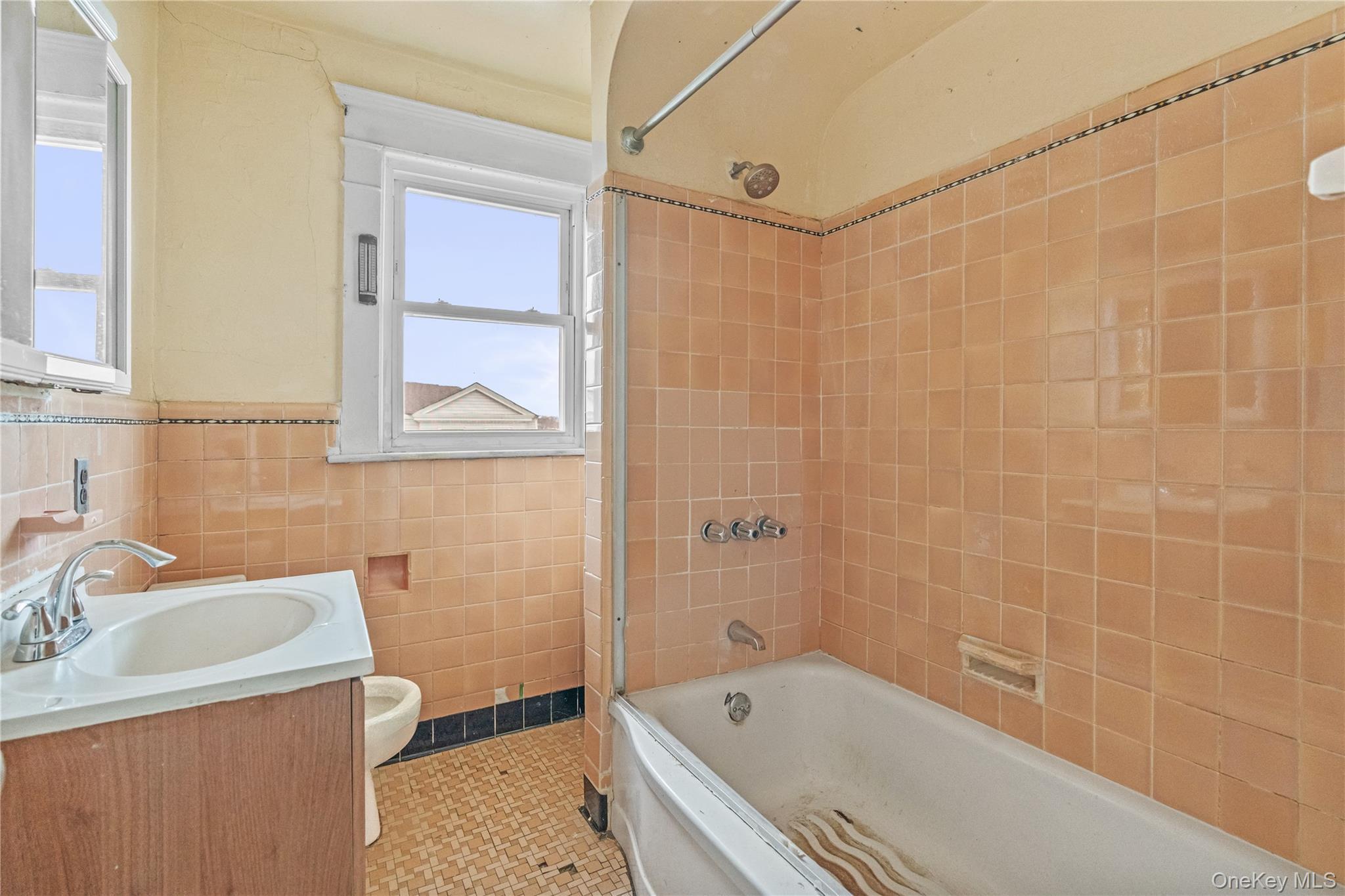 Single Family Vernon Westchester County, NY 10553, MLS-940273-17