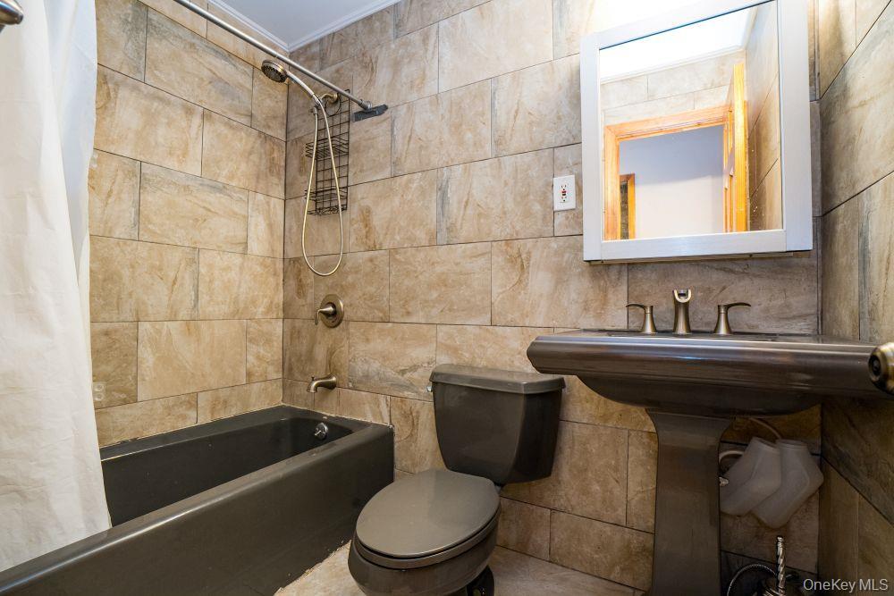 Single Family Independence Bronx, NY 10463, MLS-940287-31