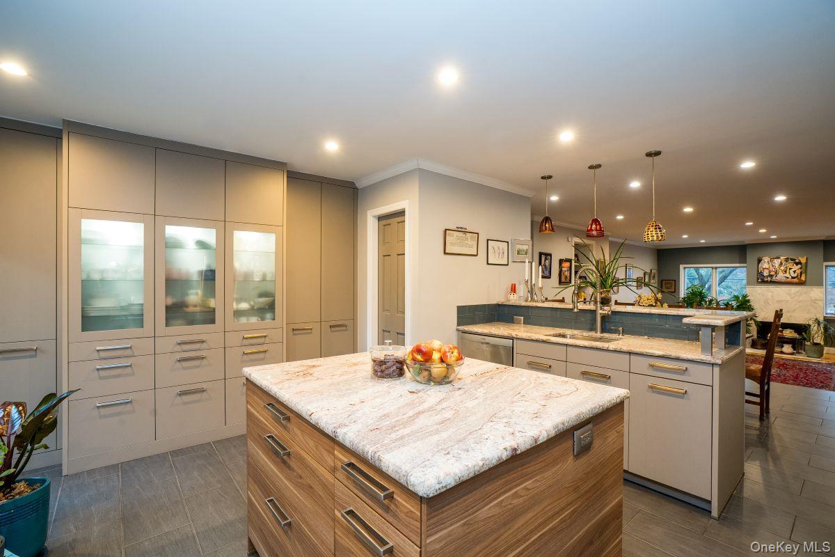 Single Family Independence Bronx, NY 10463, MLS-940287-8