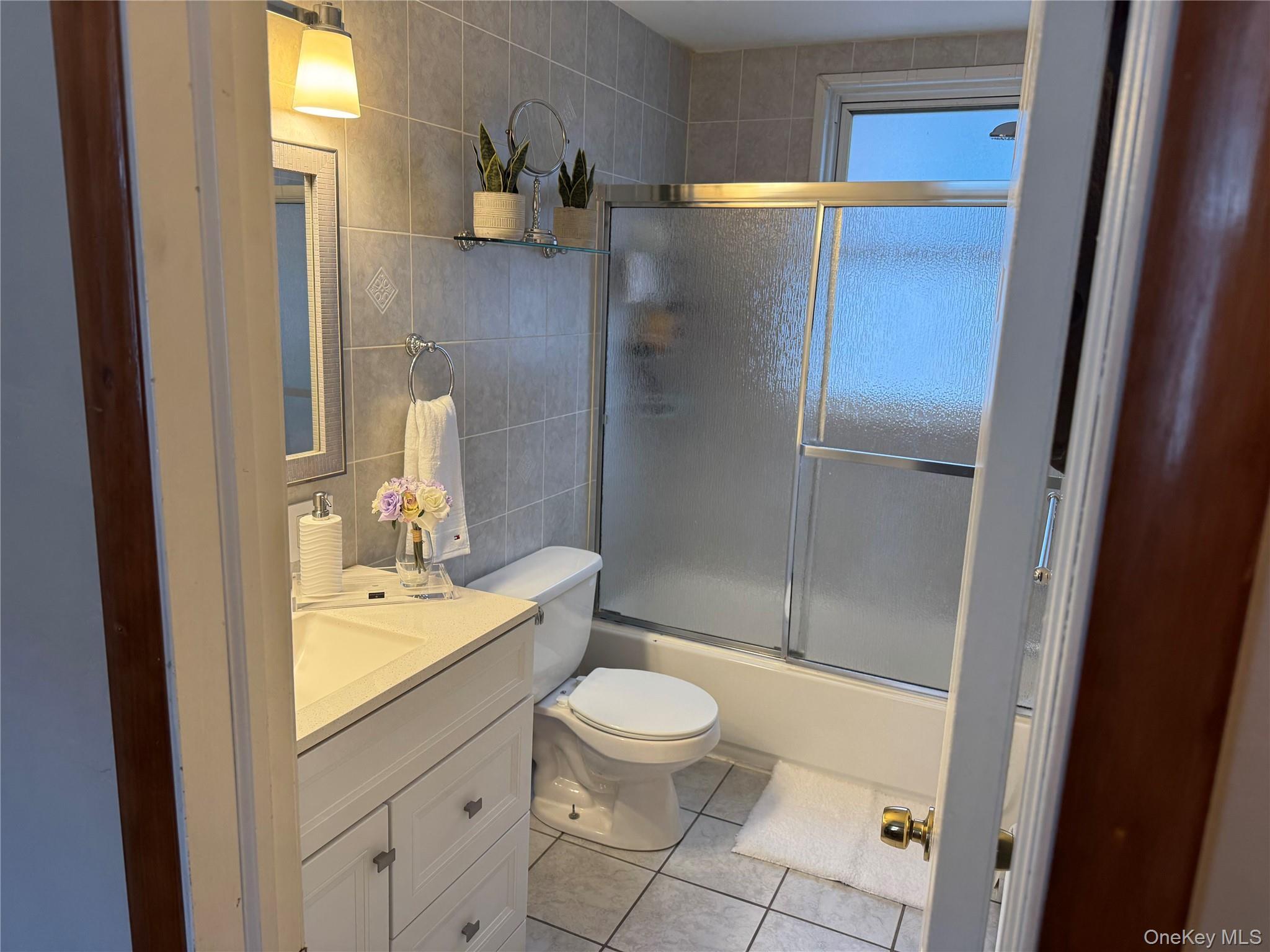 Single Family 64th  Queens, NY 11385, MLS-940303-17