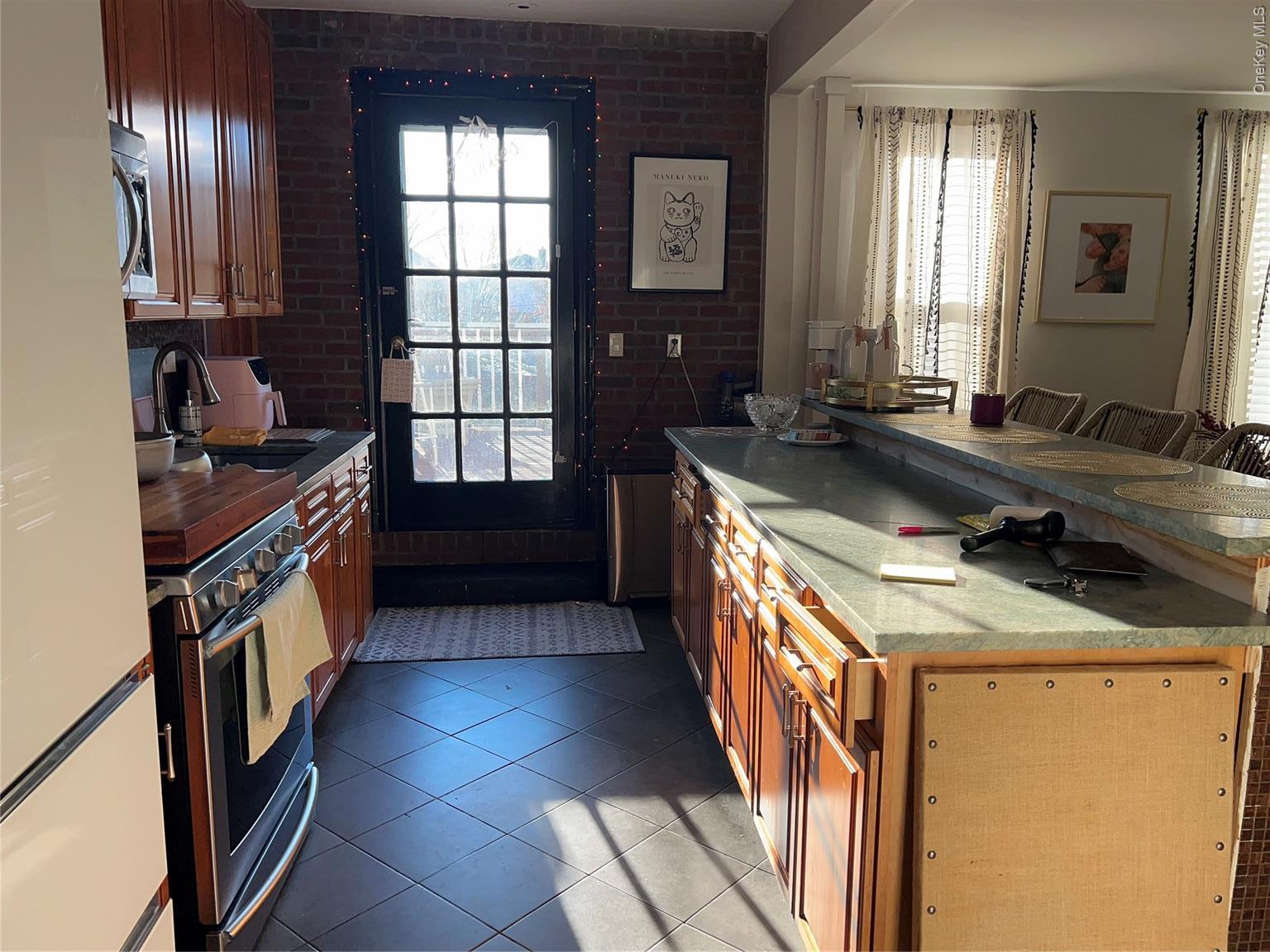 Single Family Calhoun Bronx, NY 10465, MLS-940304-5