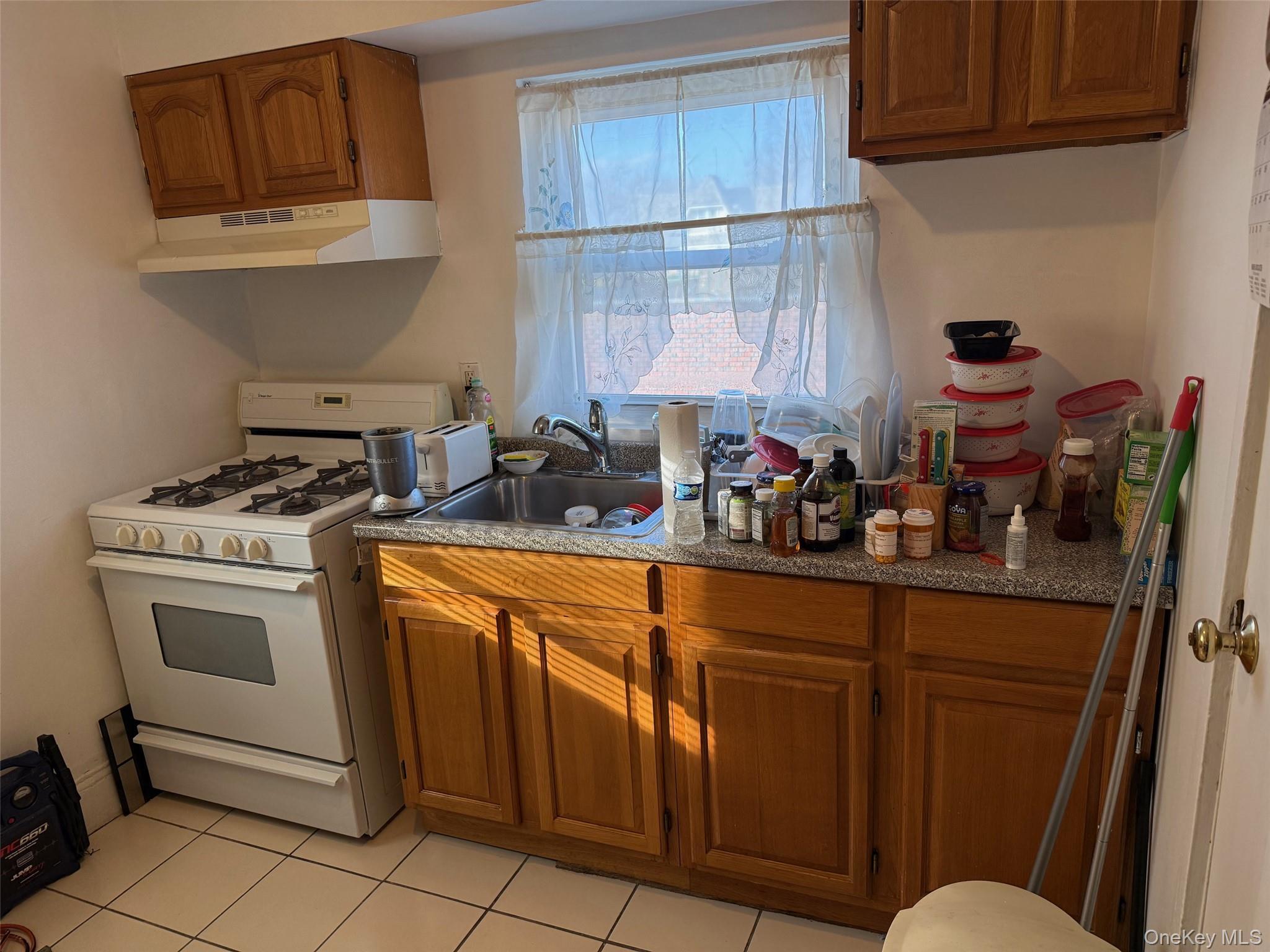 Single Family 200th  Queens, NY 11412, MLS-940305-10