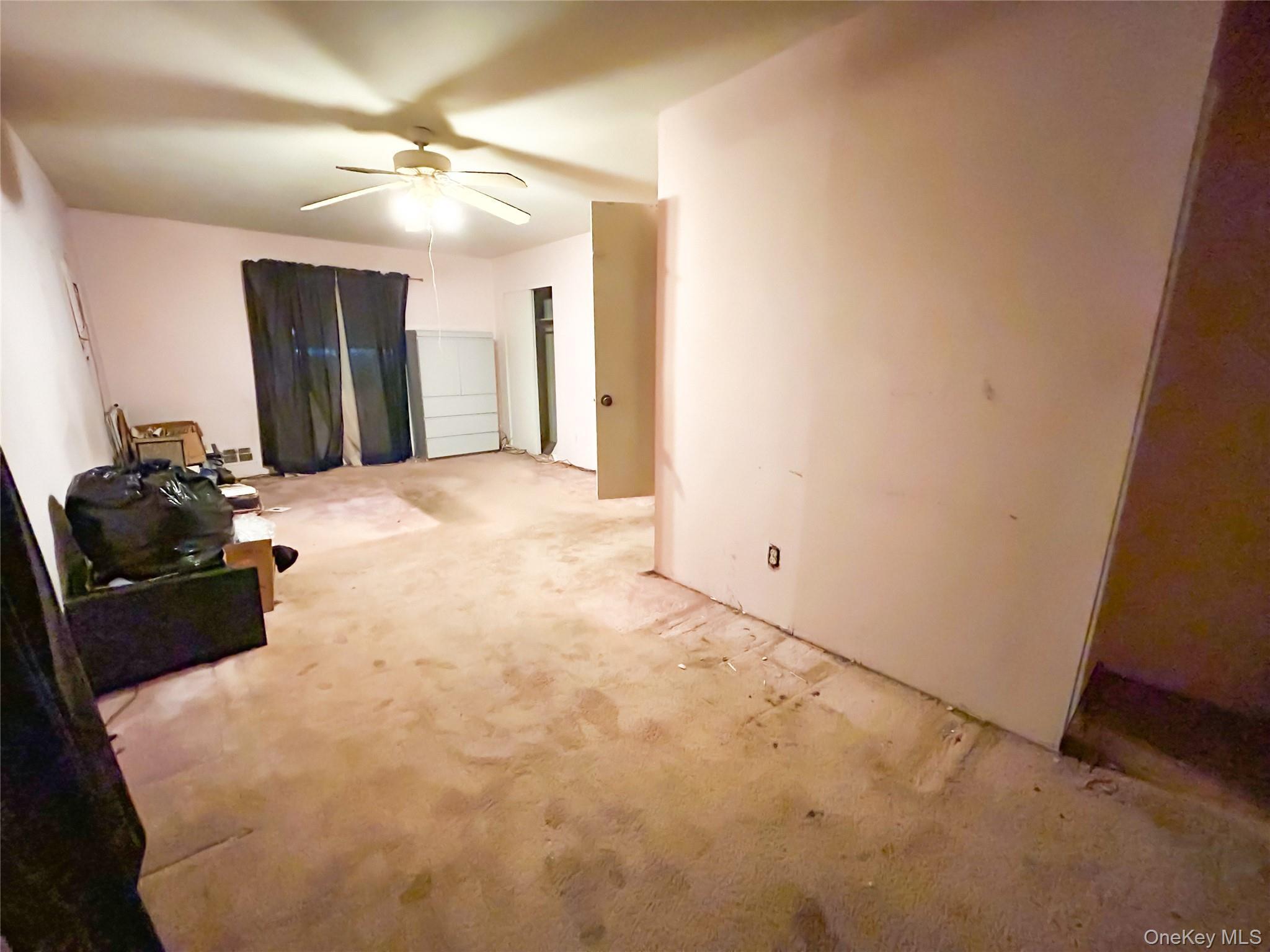 Single Family Fountain Suffolk County, NY 11784, MLS-940324-4