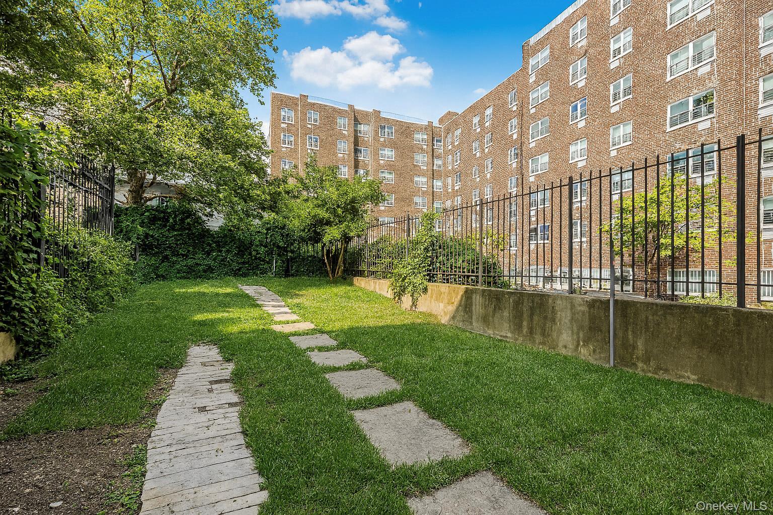 Single Family 178th  Bronx, NY 10460, MLS-940334-28