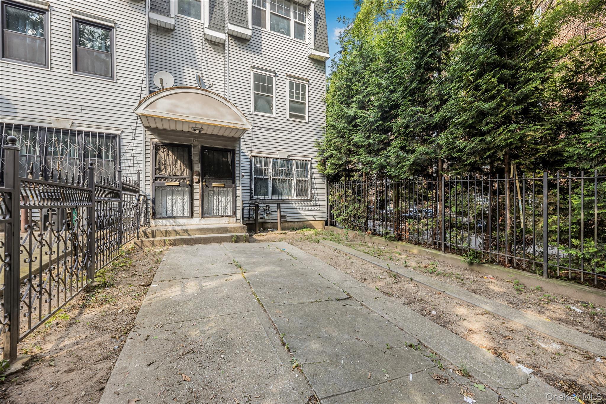 Single Family 178th Bronx, NY 10460, MLS-940334-3