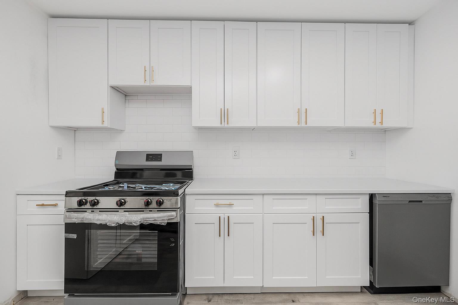 Single Family 178th Bronx, NY 10460, MLS-940334-8