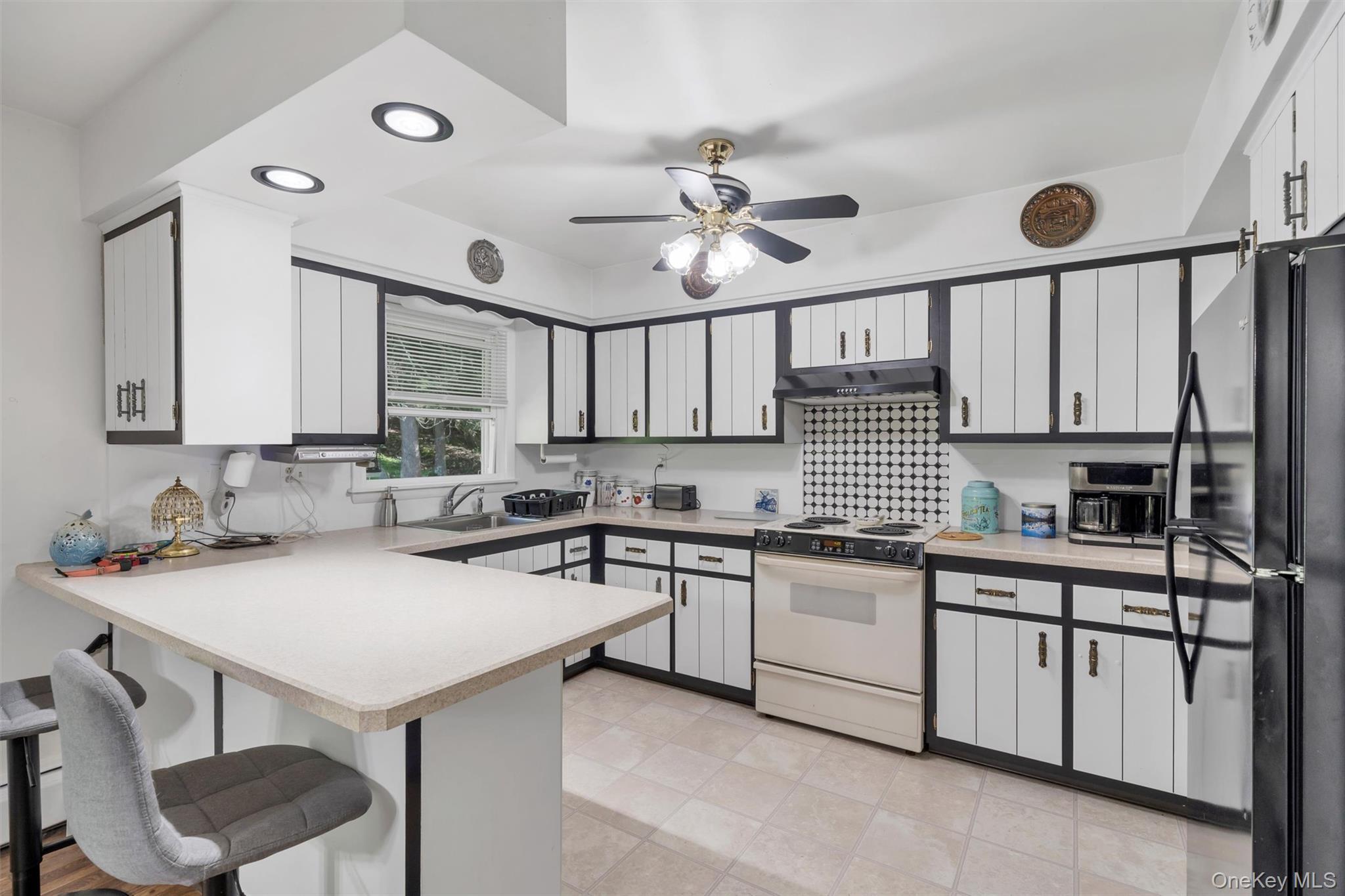 Single Family South  Sullivan County, NY 12790, MLS-940353-2