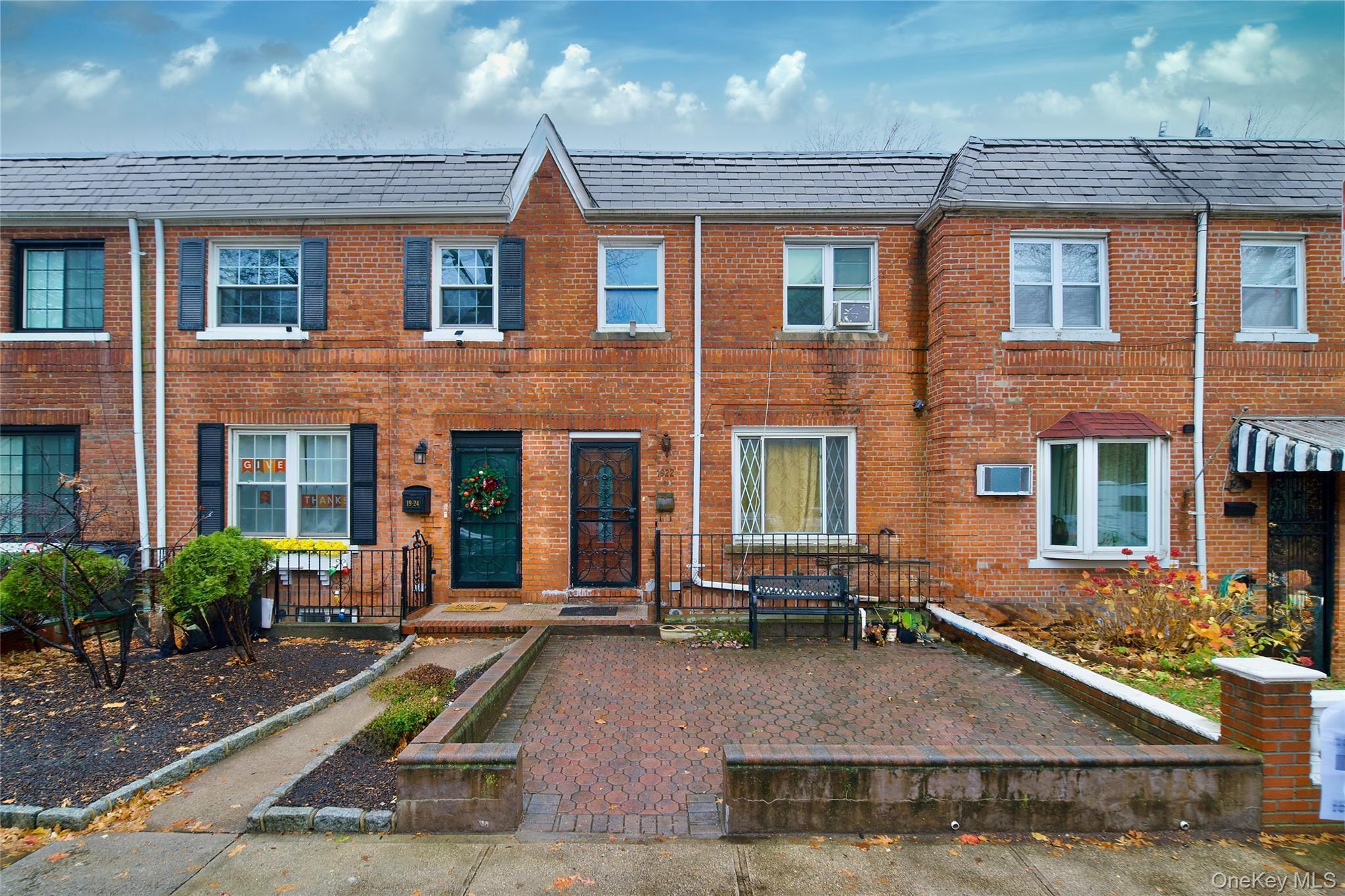 Single Family 81 Street  Queens, NY 11370, MLS-940362-2