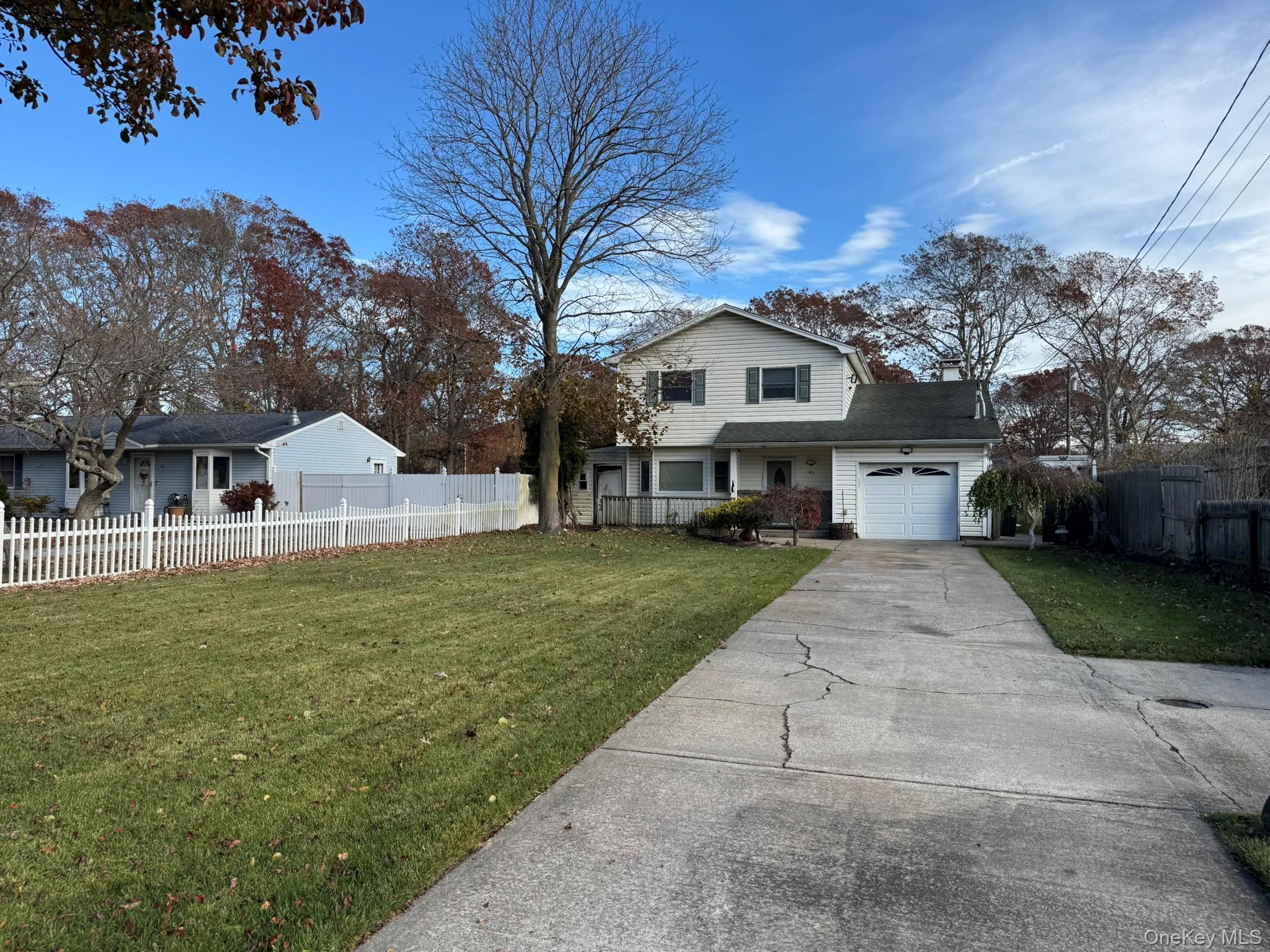 Single Family Broadway  Suffolk County, NY 11967, MLS-940363-2