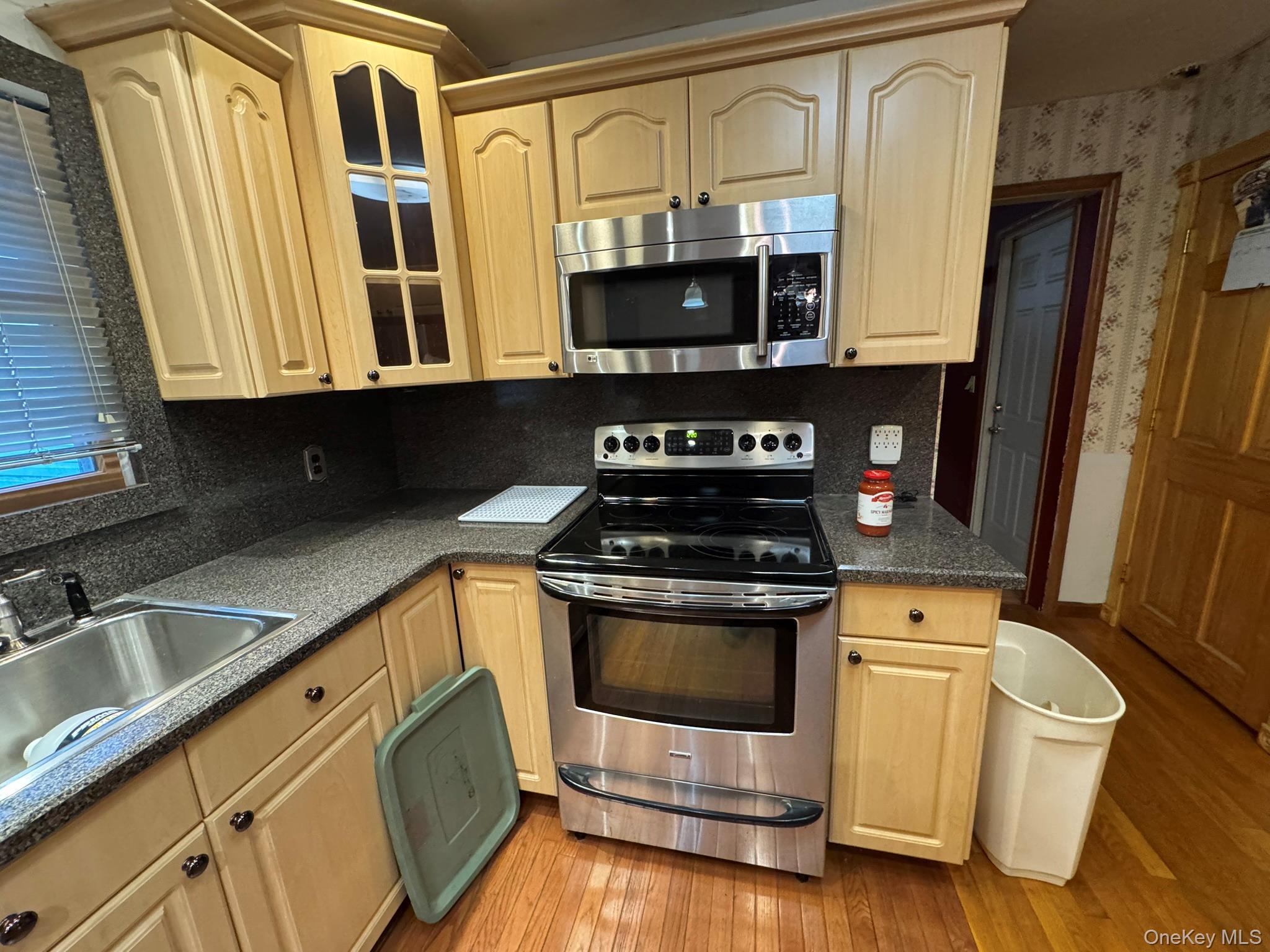 Single Family Broadway  Suffolk County, NY 11967, MLS-940363-8