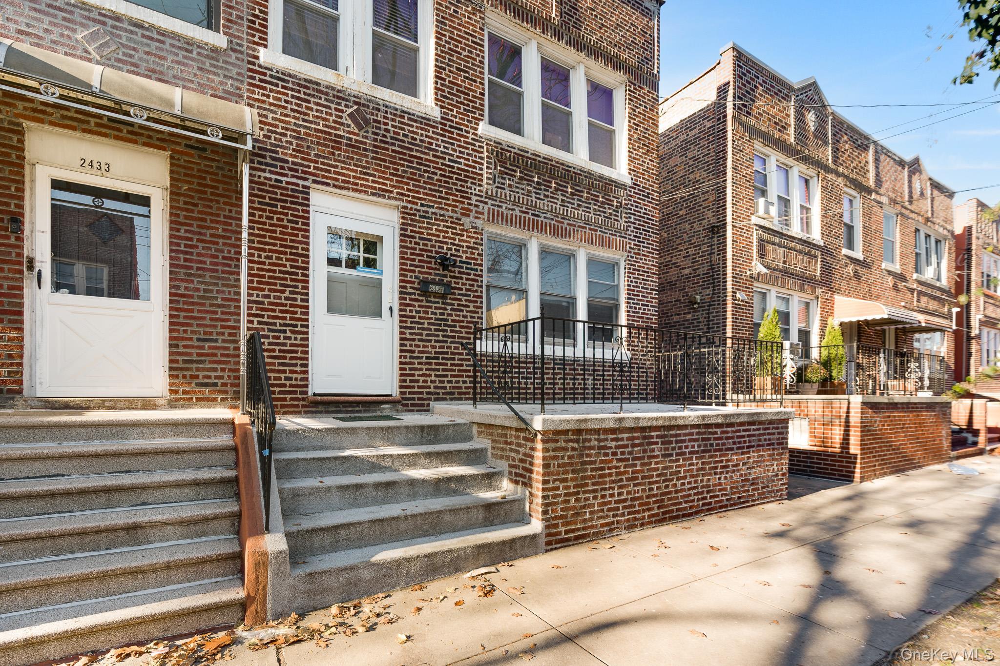 Single Family Buck  Bronx, NY 10461, MLS-940379-2
