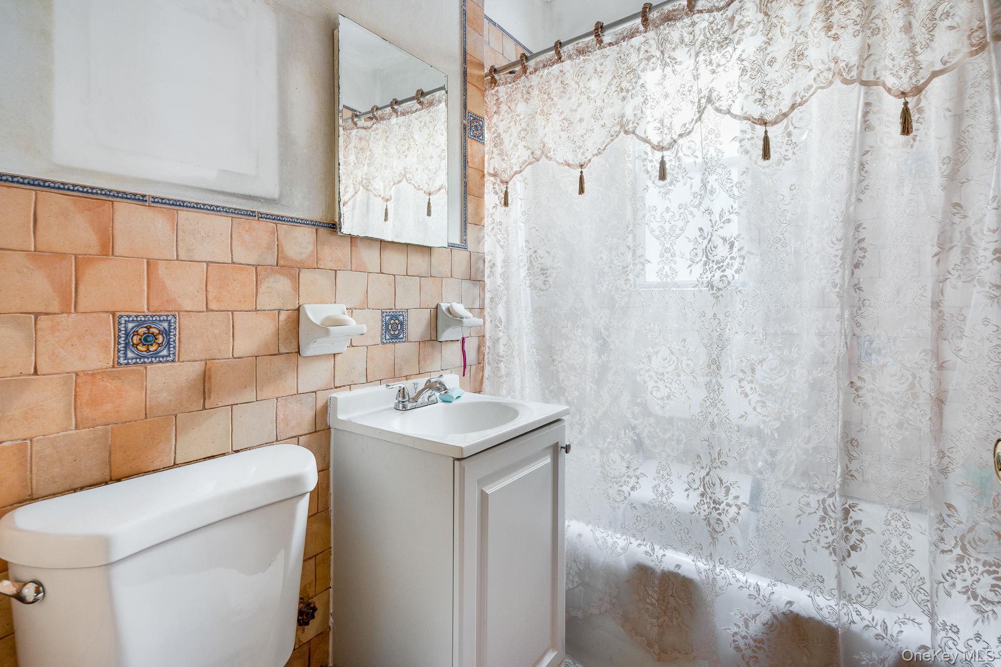 Single Family Buck  Bronx, NY 10461, MLS-940379-25