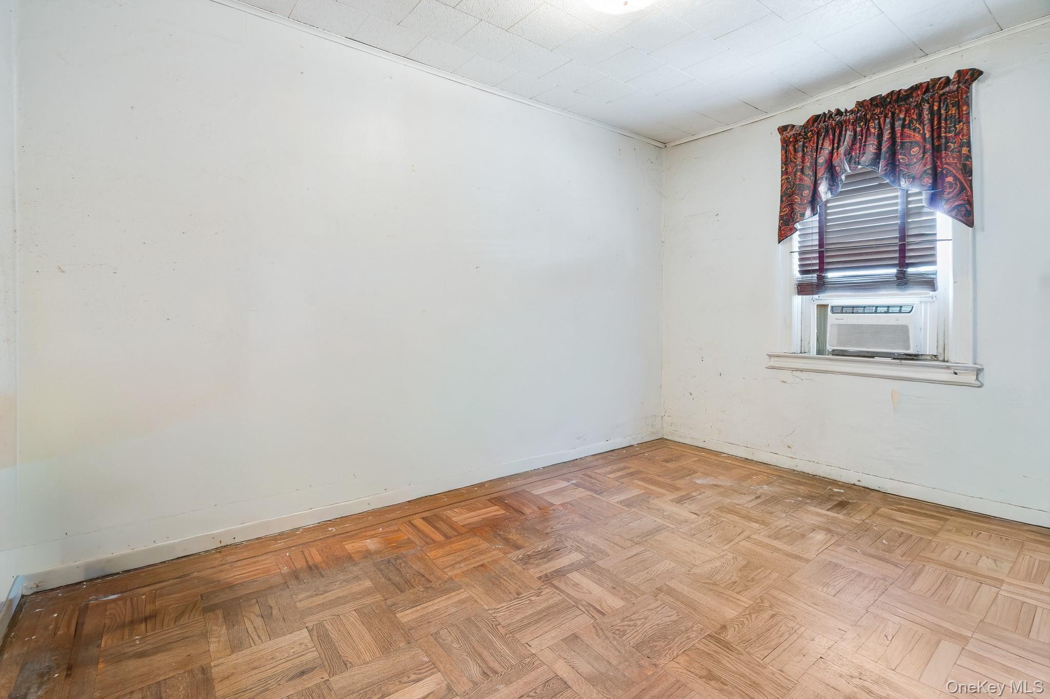 Single Family Buck  Bronx, NY 10461, MLS-940379-26