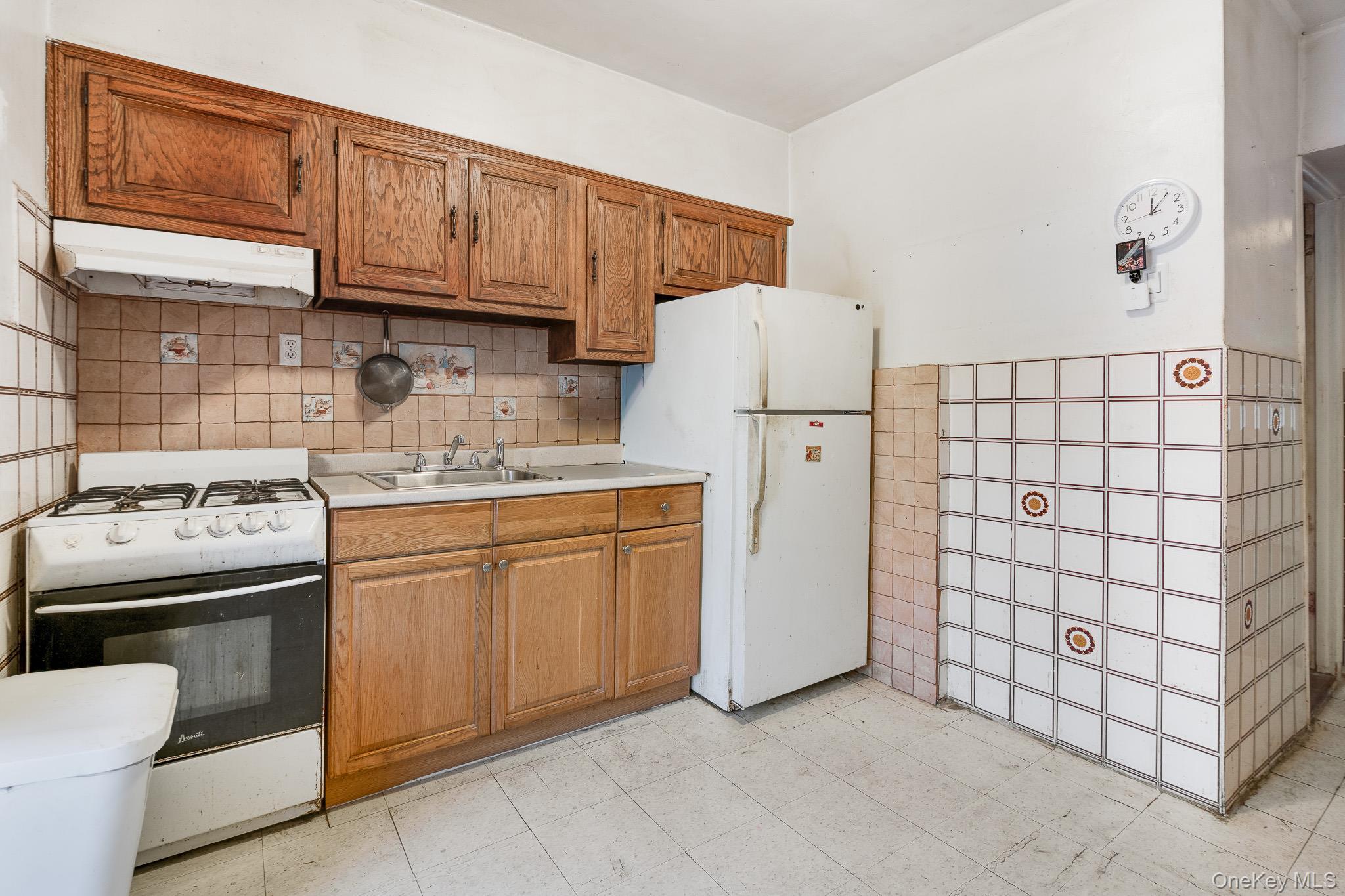 Single Family Buck  Bronx, NY 10461, MLS-940379-30