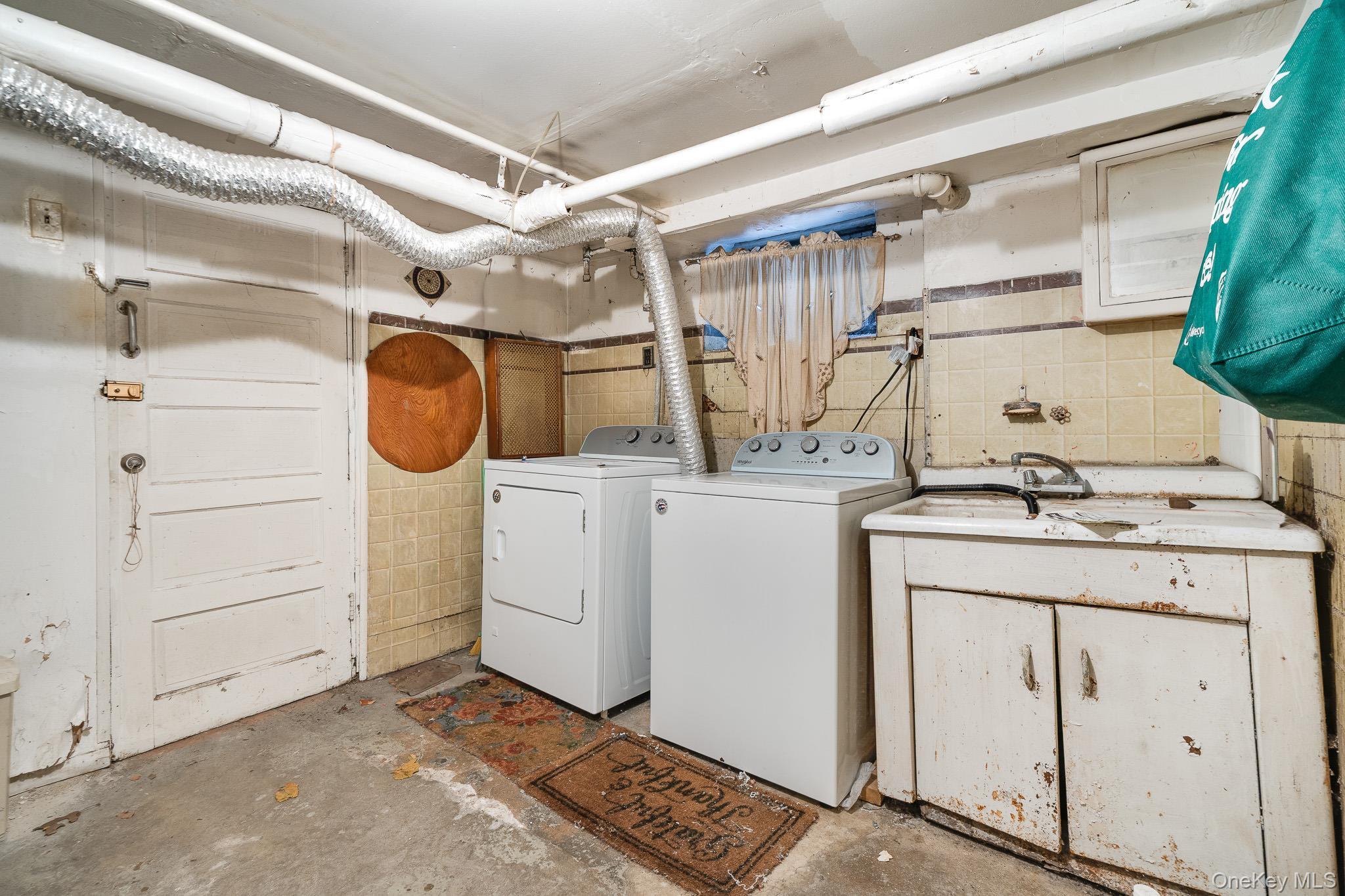 Single Family Buck  Bronx, NY 10461, MLS-940379-33