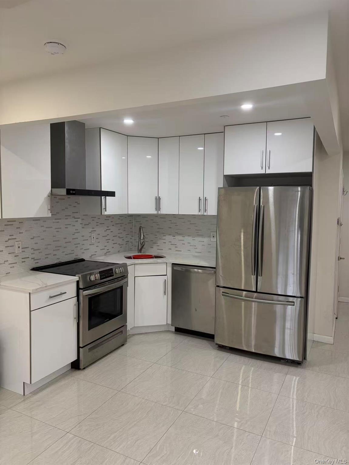 Condo 40th  Brooklyn, NY 11232, MLS-940394-3