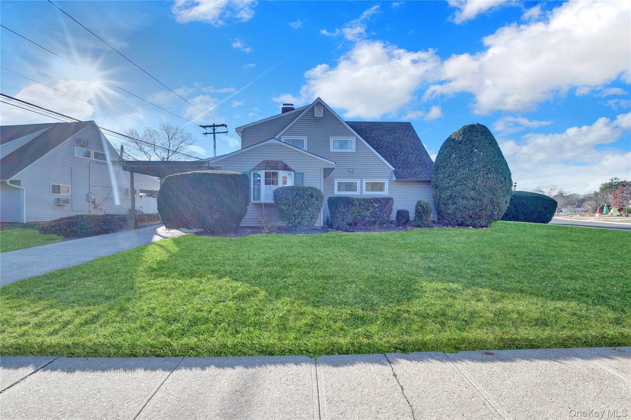 Single Family Welcome Nassau County, NY 11793, MLS-940403-2