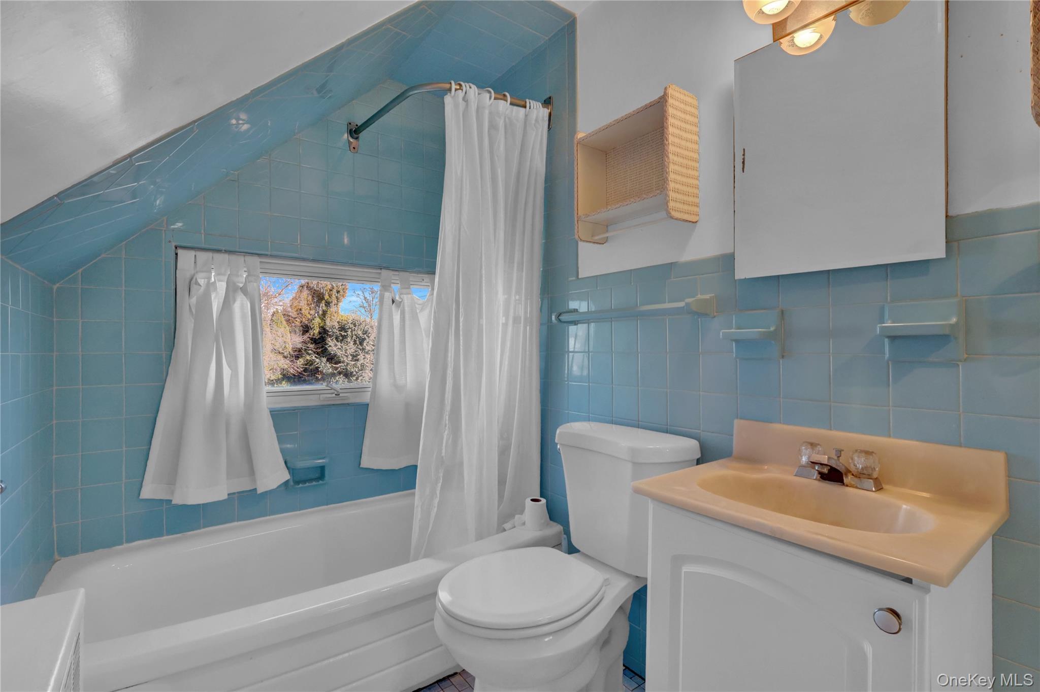 Single Family Welcome Nassau County, NY 11793, MLS-940403-23