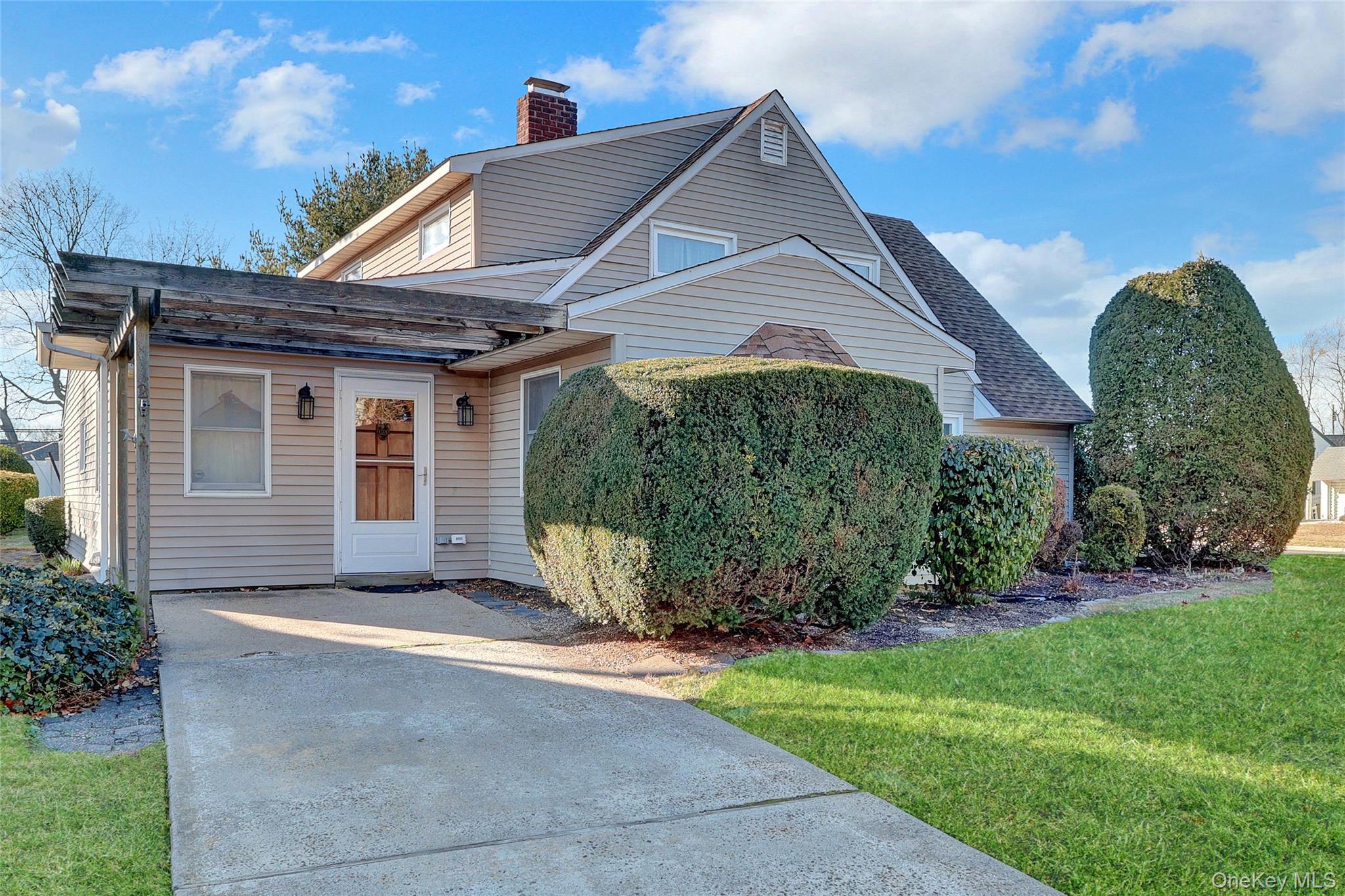 Single Family Welcome Nassau County, NY 11793, MLS-940403-3