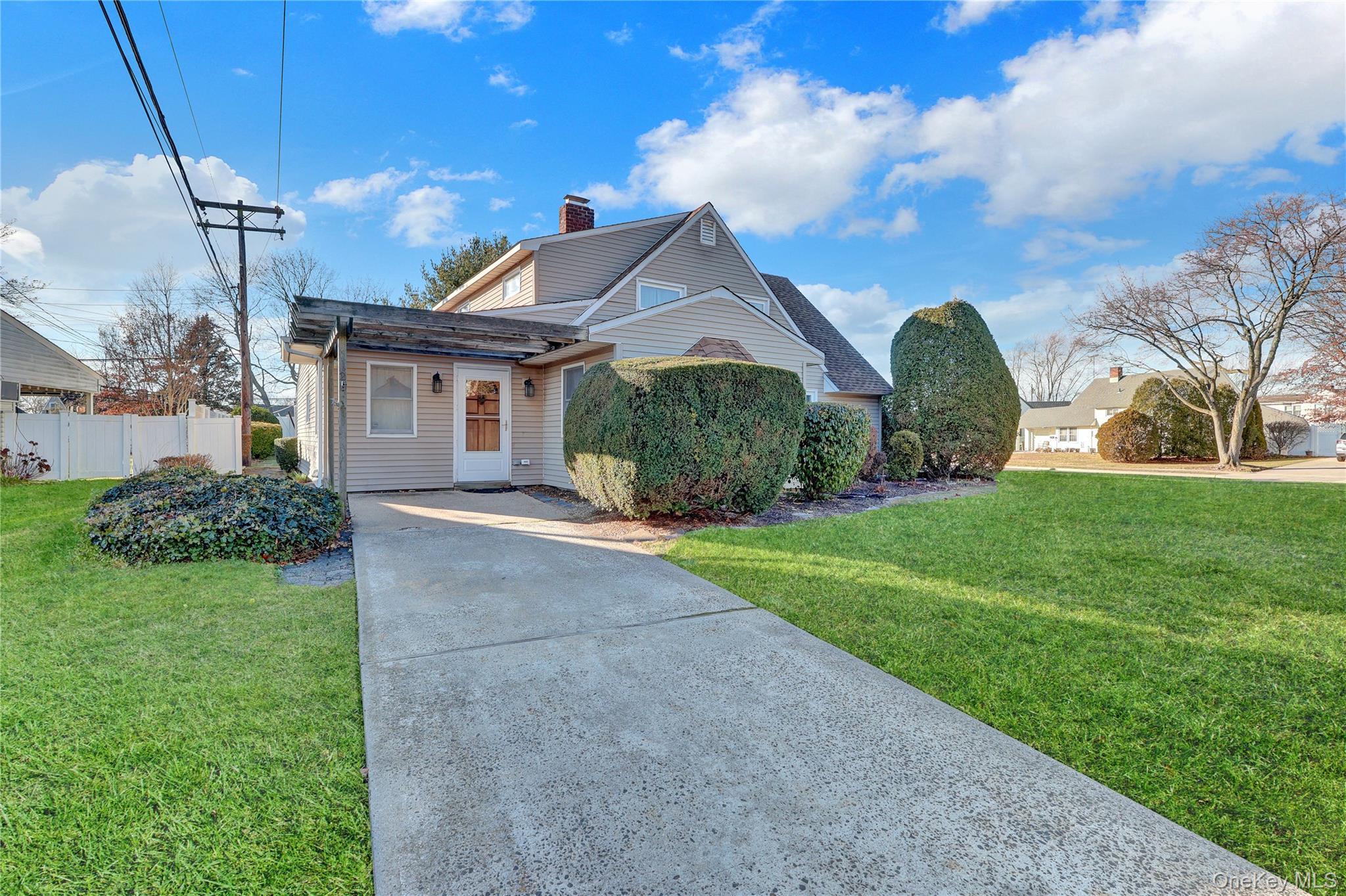 Single Family Welcome Nassau County, NY 11793, MLS-940403-4