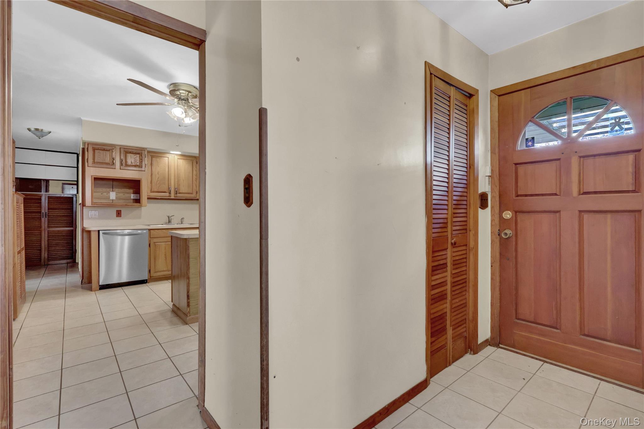 Single Family Welcome Nassau County, NY 11793, MLS-940403-5