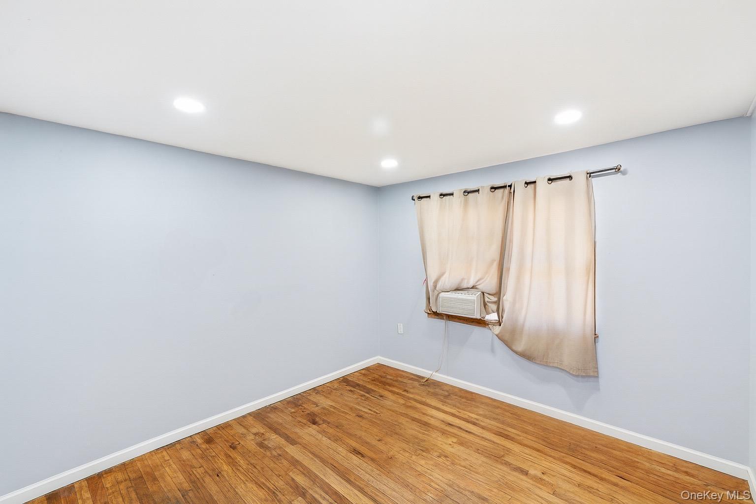 Single Family Timberline  Suffolk County, NY 11717, MLS-940410-10