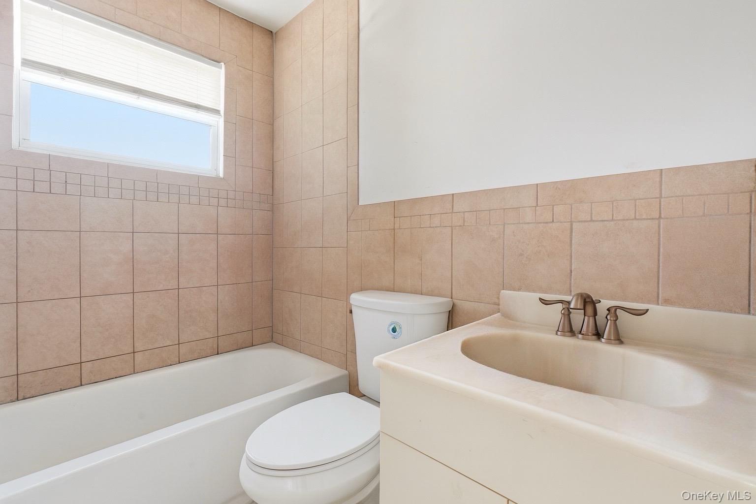 Single Family Timberline  Suffolk County, NY 11717, MLS-940410-15