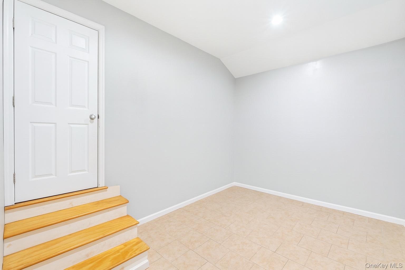 Single Family Timberline  Suffolk County, NY 11717, MLS-940410-6