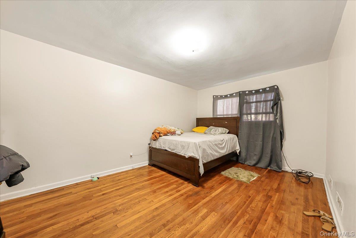 Single Family Murdock  Bronx, NY 10466, MLS-940416-6