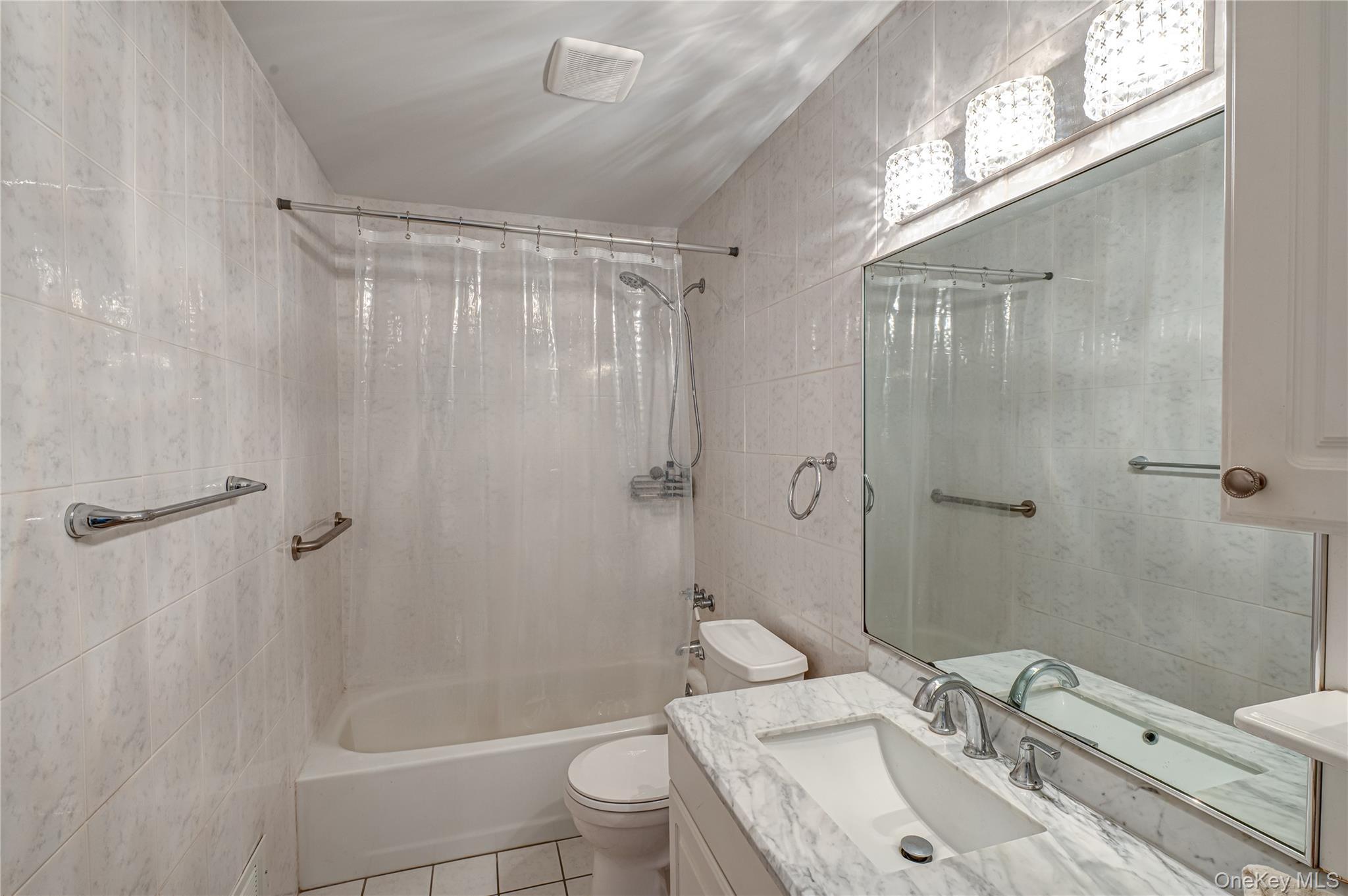 Single Family Fiore Suffolk County, NY 11780, MLS-940433-12